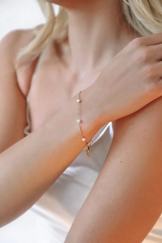 Keep it Stunning 14KT Gold and Pearl Bracelet | Lulus (US)