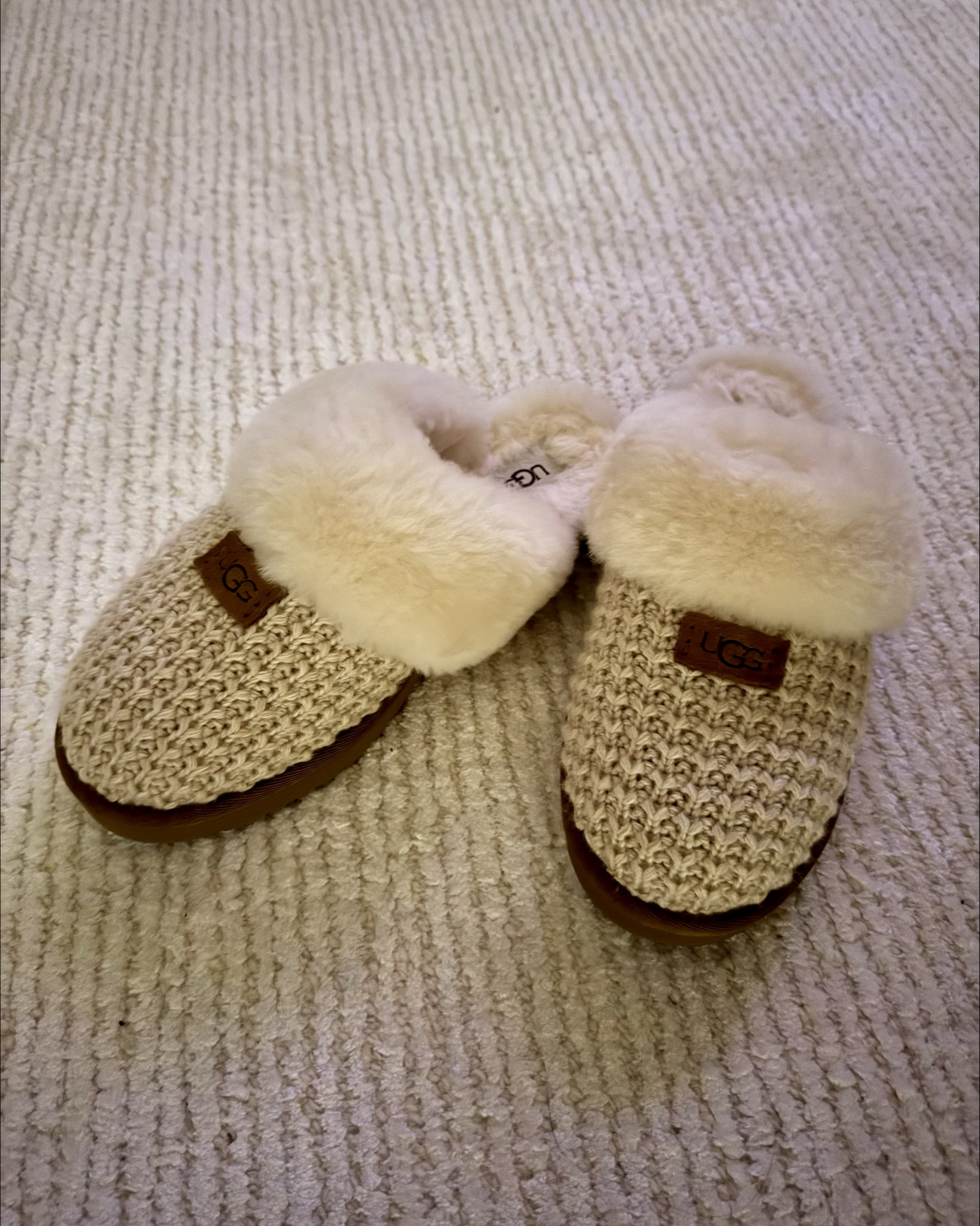 Ugg slippers and a pair from Amazon that are identical looking but a fraction of the cost!!
#slippers #amazonfind #blackfriday

#LTKGiftGuide #LTKCyberWeek #LTKSaleAlert