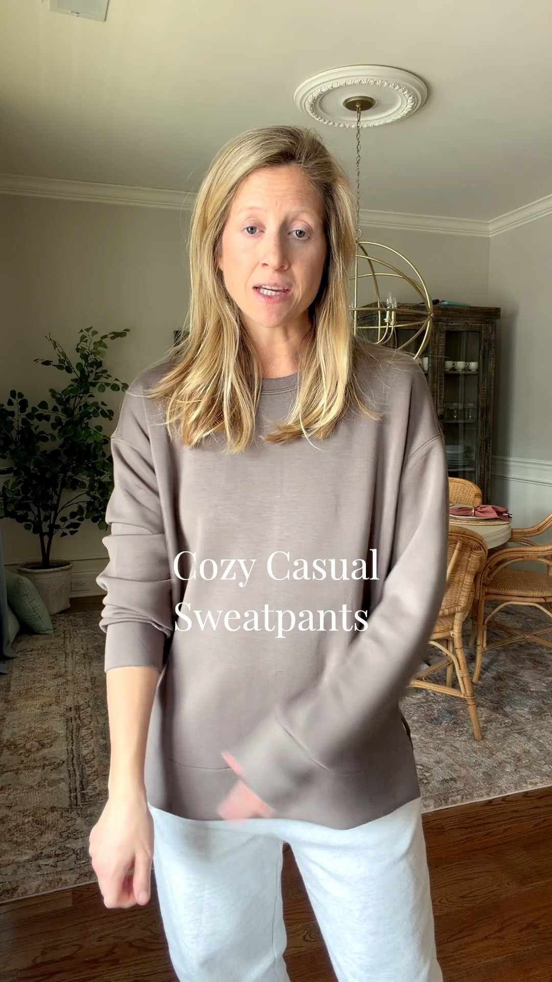 Comfortable sweatpants - tunic sweatshirt - loose and easy sweatshirt - soft sweatshirts 

#LTKmomlife #LTKootd #LTKgrwm