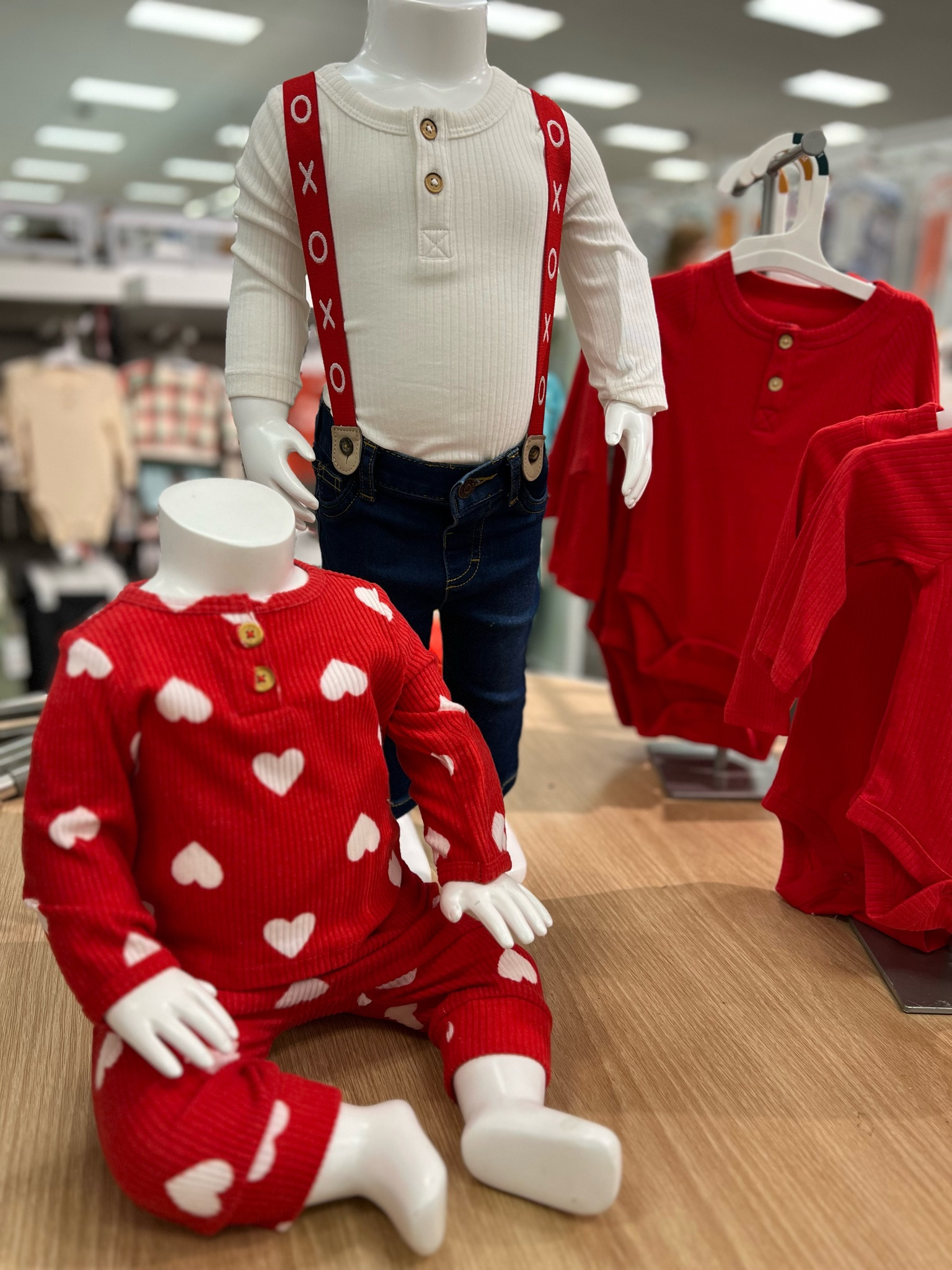 Baby Valentines Day from @target. Baby outfits / Valentine’s Day styletip. Baby boy Valentine’s Day outfit / baby girl Valentine’s Day outfit / gender neutral Valentine’s Day outfit. Affordable fashion.

Baby Boys' Mini Man Suspender Top & Bottom Set - Cat & Jack™ Cream

#target #baby #toddler #targetminis #valentines #valentinesday #gabrielapolacek

#LTKstyletip #LTKbaby #LTKSeasonal