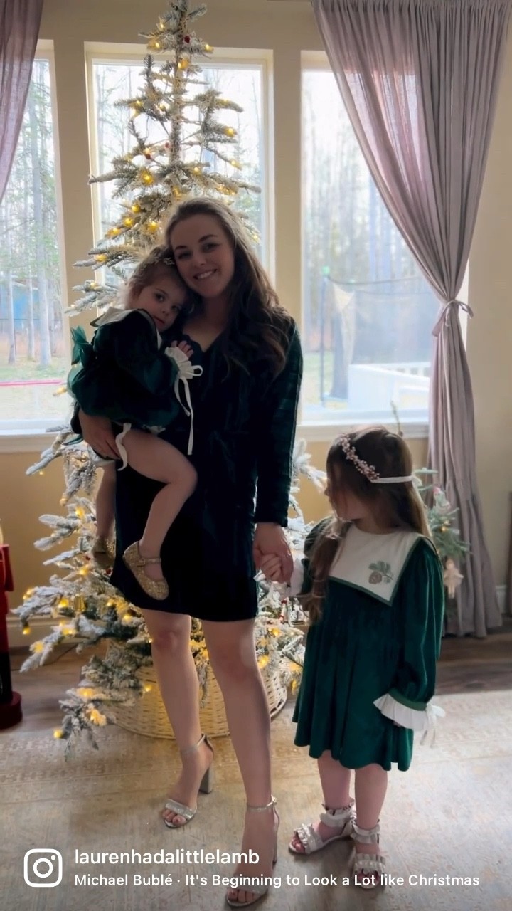 Christmas holiday family outfits #holidayphotos #christmascard #familymatch

#LTKHoliday #LTKSeasonal #LTKfamily