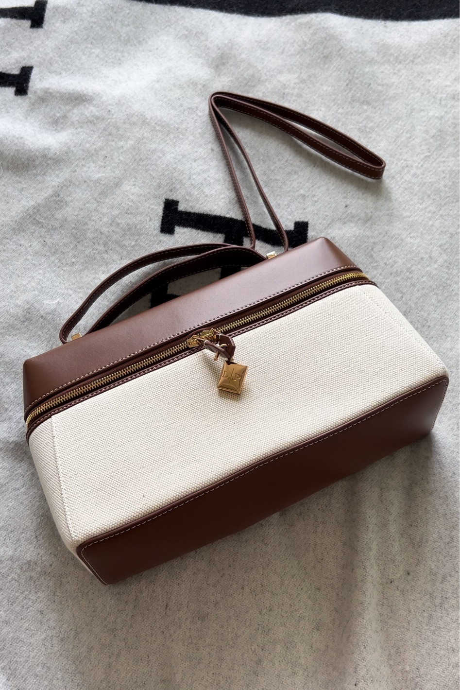 Loro Piana bag dhgate 

#LTKSaleAlert #LTKStyleTip #LTKItBag