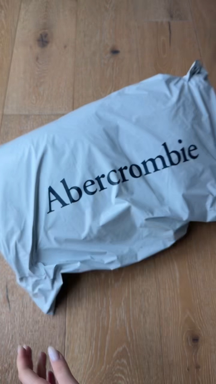 Abercrombie haul ✨ I will have these on my LTK & post a try on soon 🖤

#LTKgrwm #LTKootd #LTKSpringSale