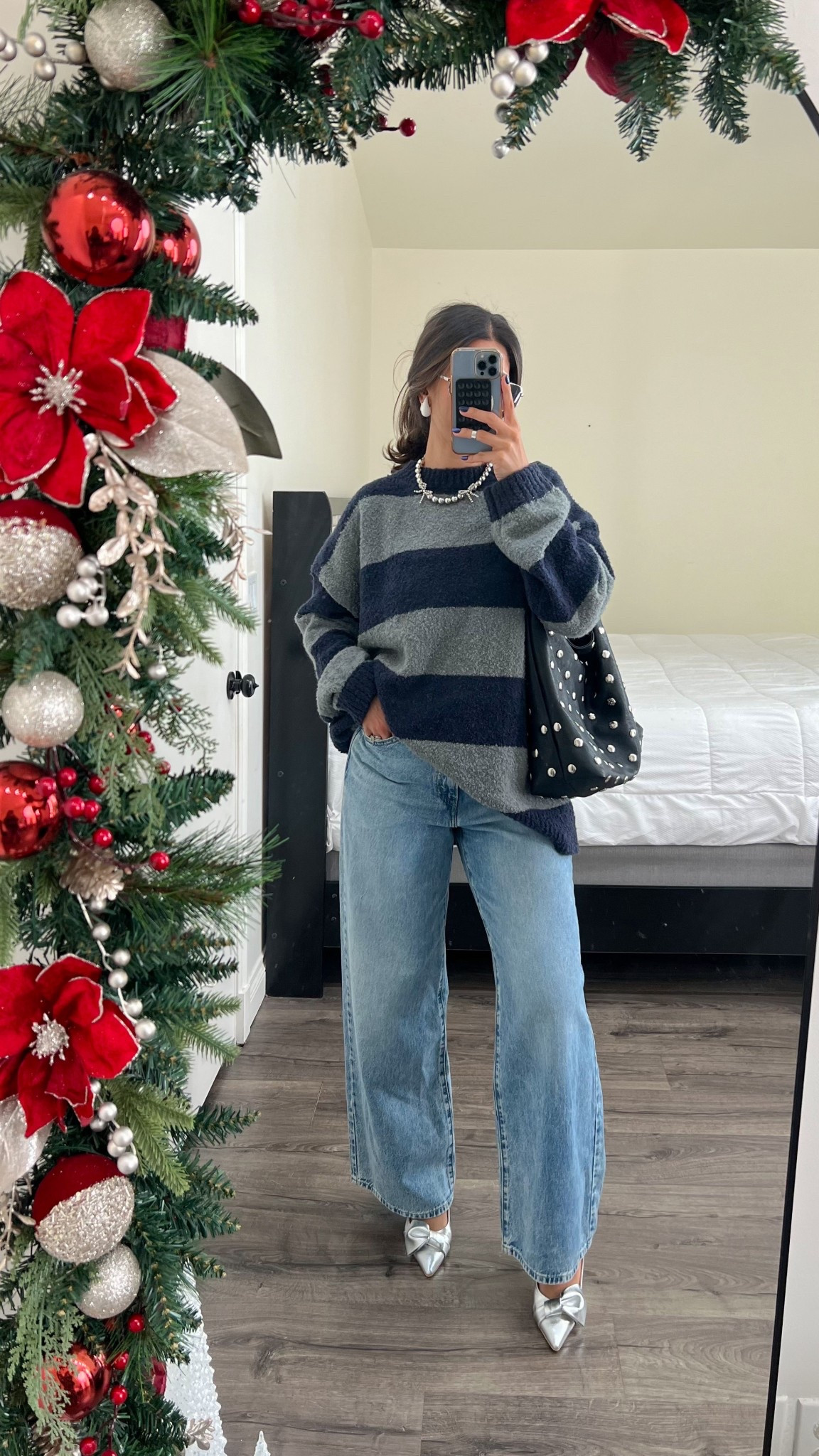 Omg this jumper! So cozy and soft. Wearing medium. The jeans are the Levi’s adjustable waist jeans! wearing size 27

#LTKFindsUnder50 #LTKSeasonal #LTKootd