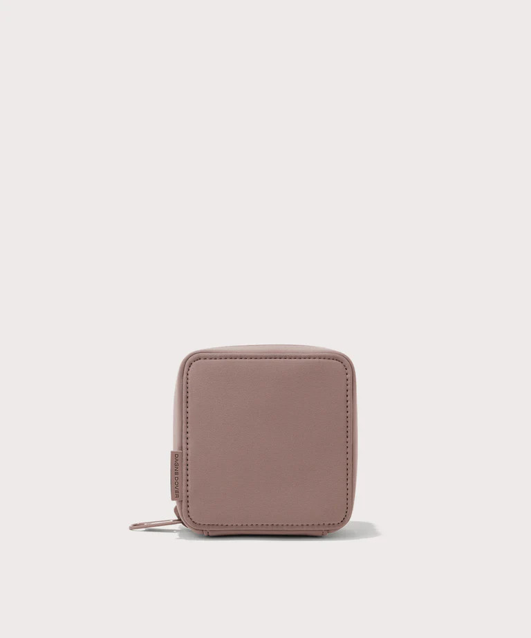 DAGNE DOVER - Arlo Tech Organizer | Dagne Dover