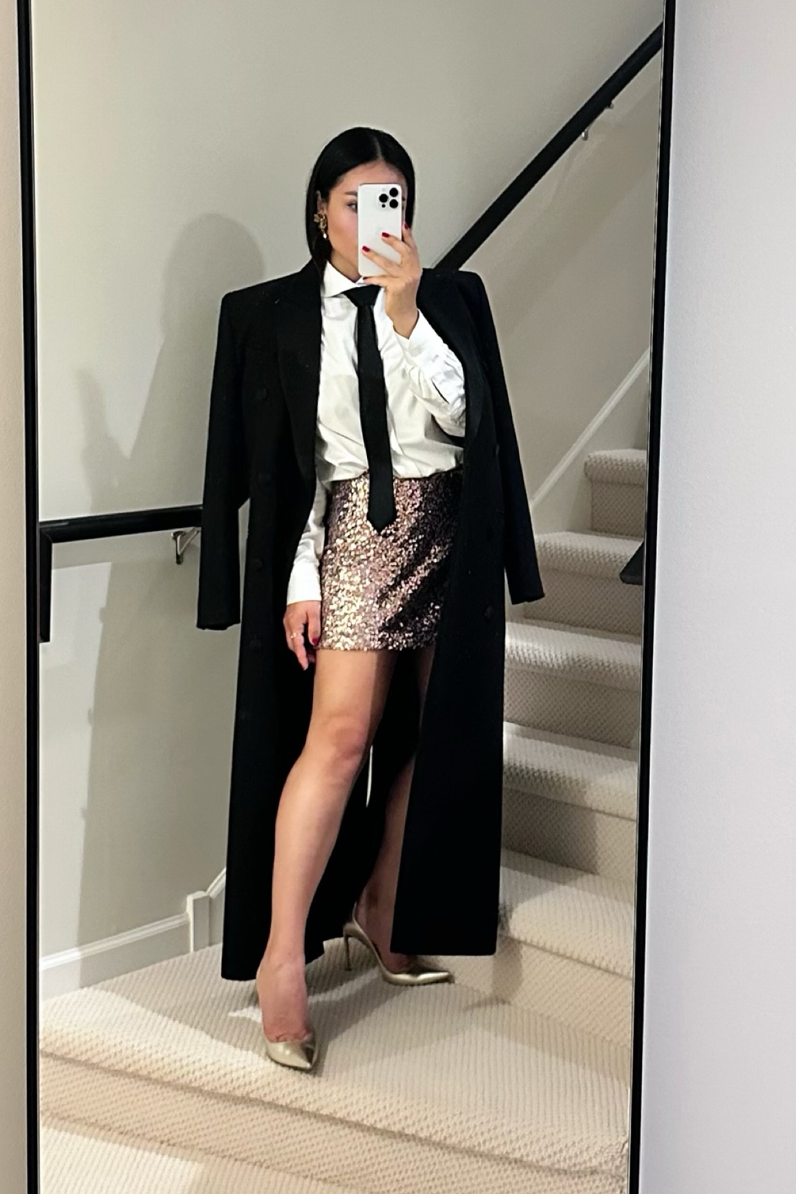 Skirt, men’s shirt, tie, oversized coat, metallic shoes, androgynous, 

Skirt: I sized up from my normal size to have more room to tuck in and feel more comfortable 
Coat: last year oversized coat, get your regular size 
Shirt by: Liss Classics; or I recommend a men’s shirt 
Tie: men’s tie 
Shoes: old pair from Dior 


#LTKstyletip #LTKmens