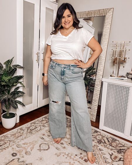 Wearing a 12 petite in the wide leg high waisted jeans
My favorite classic white t-shirt 

Loft, madewell, curvy jeans, petite jeans 

#LTKFind #LTKcurves