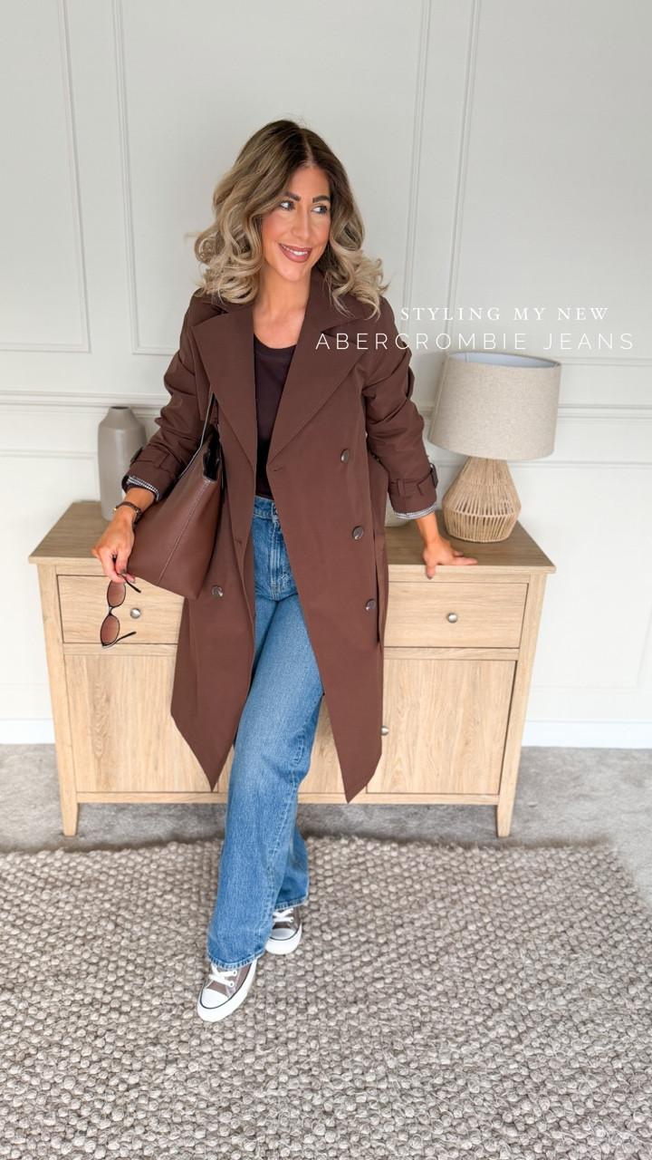 STYLING MY NEW ABERCROMBIE JEANS.

These have to be thee comfiest jeans I’ve ever ever had! I picked them up from the @abercrombie store in @thetraffordcentre 

They’re the ‘90’s high rise’ and they fit like a dream 👏🏻 
I’m wearing a nice simple outfit that I can just throw on for running errands. 

Comment LINKS below if you’d like them 🔗 

AD #abercrombie #90shighrise