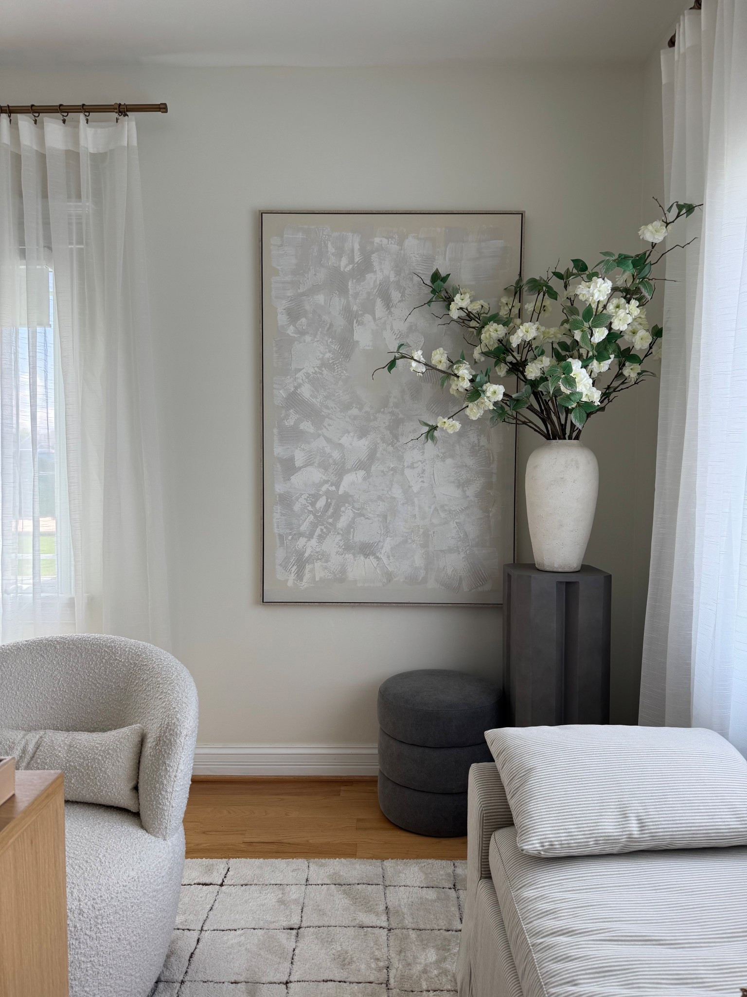 My large Walmart stems are only $6 each! I love them styled here in this vase! My exact pedestal is no longer available but I linked similar. 



#LTKSeasonal #LTKHome #LTKSaleAlert