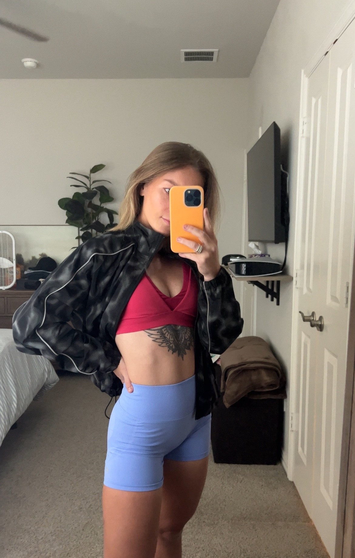 Fabletics Activewear Essentials | Gym Fit Inspo

Obsessed with this full Fabletics outfit! This black patterned windbreaker jacket is the perfect lightweight layer for a gym commute or a morning run. I’ve paired it with a supportive red v-neck sports bra and high-waisted periwinkle blue seamless spandex shorts for a pop of color. 

These biker shorts are squat-proof and so flattering! Whether you’re looking for athleisure style, workout sets, or running gear, this look covers all the bases. 

Shop the look below! 

#Fabletics #Activewear #GymOOTD #WorkoutMotivation #AthleisureStyle #FitnessFashion #FableticsPartner #SeamlessShorts #SportsBra #GymGirl #SpringActivewear #LTKfit #LTKunder50 #LTKworkout


#LTKSaleAlert #LTKootd #LTKActive