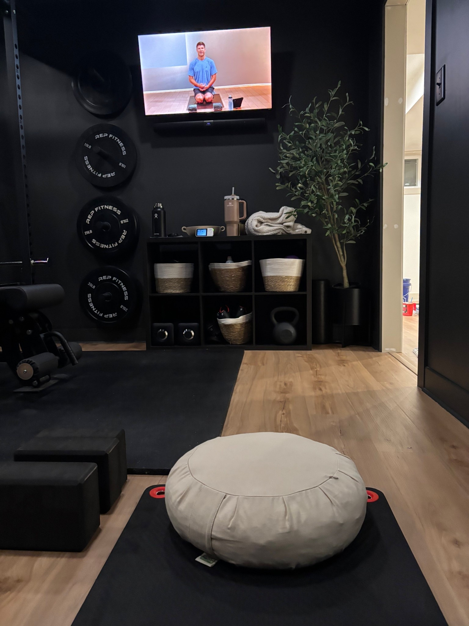 Slow, intentional movement has been such a game changer for my overall well-being. Even 10 minutes on the mat helps my body reset, detox, and release the stress I didn’t even realize I was holding. 🧘‍♀️✨
Here’s your reminder that you don’t need a perfect routine — just a few quiet moments to move, breathe, and show up for yourself.

#LTKActive #LTKdayinmylife #LTKfitnessgoals