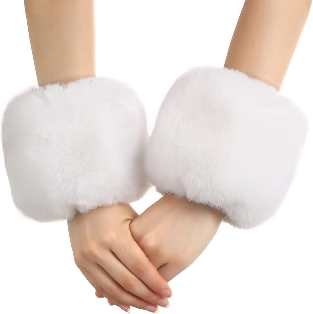 LA CARRIE Women's Leopard Print Faux Fur Wrist Cuffs,Winter Fox Furry Bands Arm Warmer | Amazon (US)