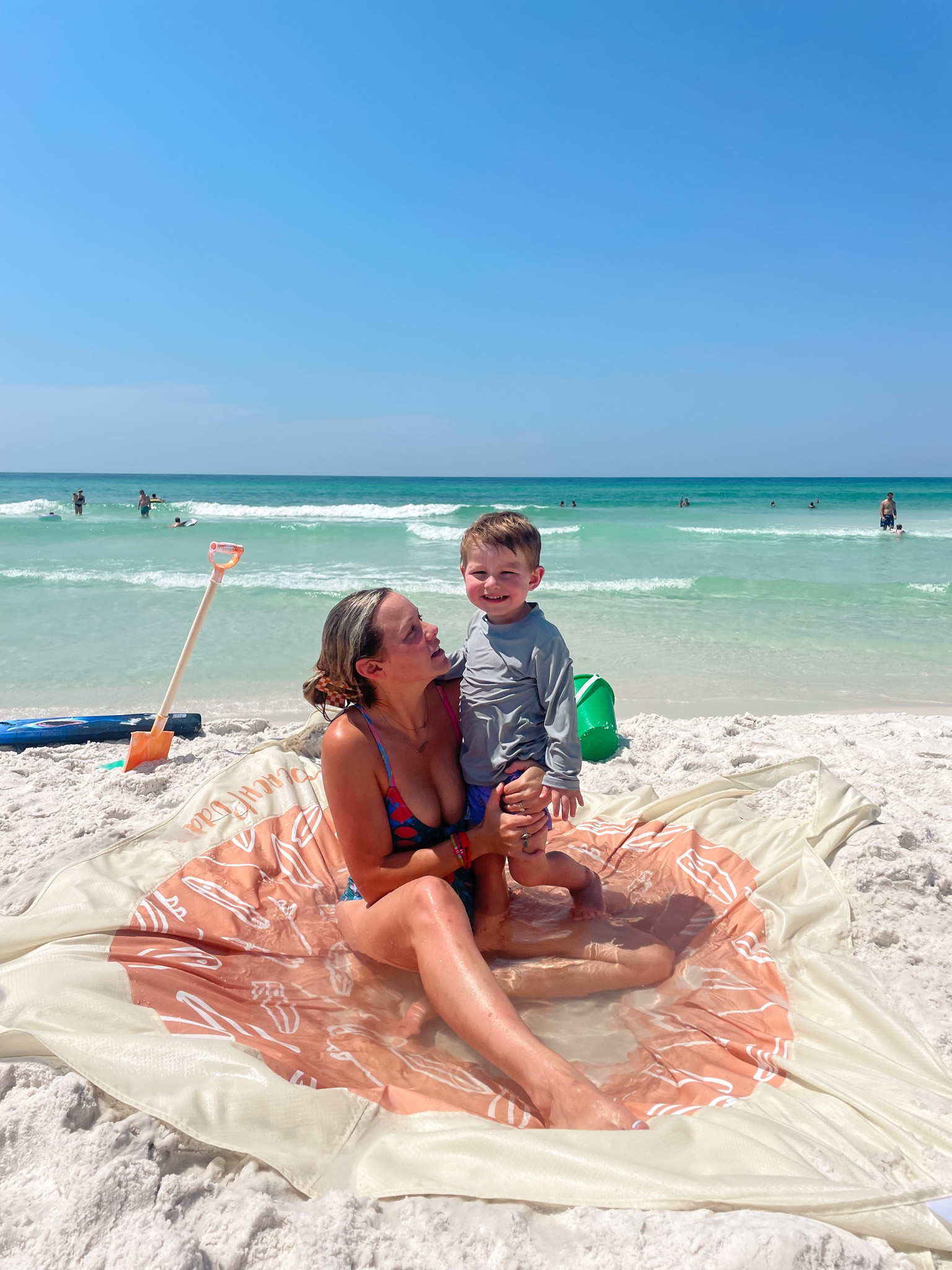 sharing this little flexible pool situation because it has been so helpful at the beach with a busy toddler! 