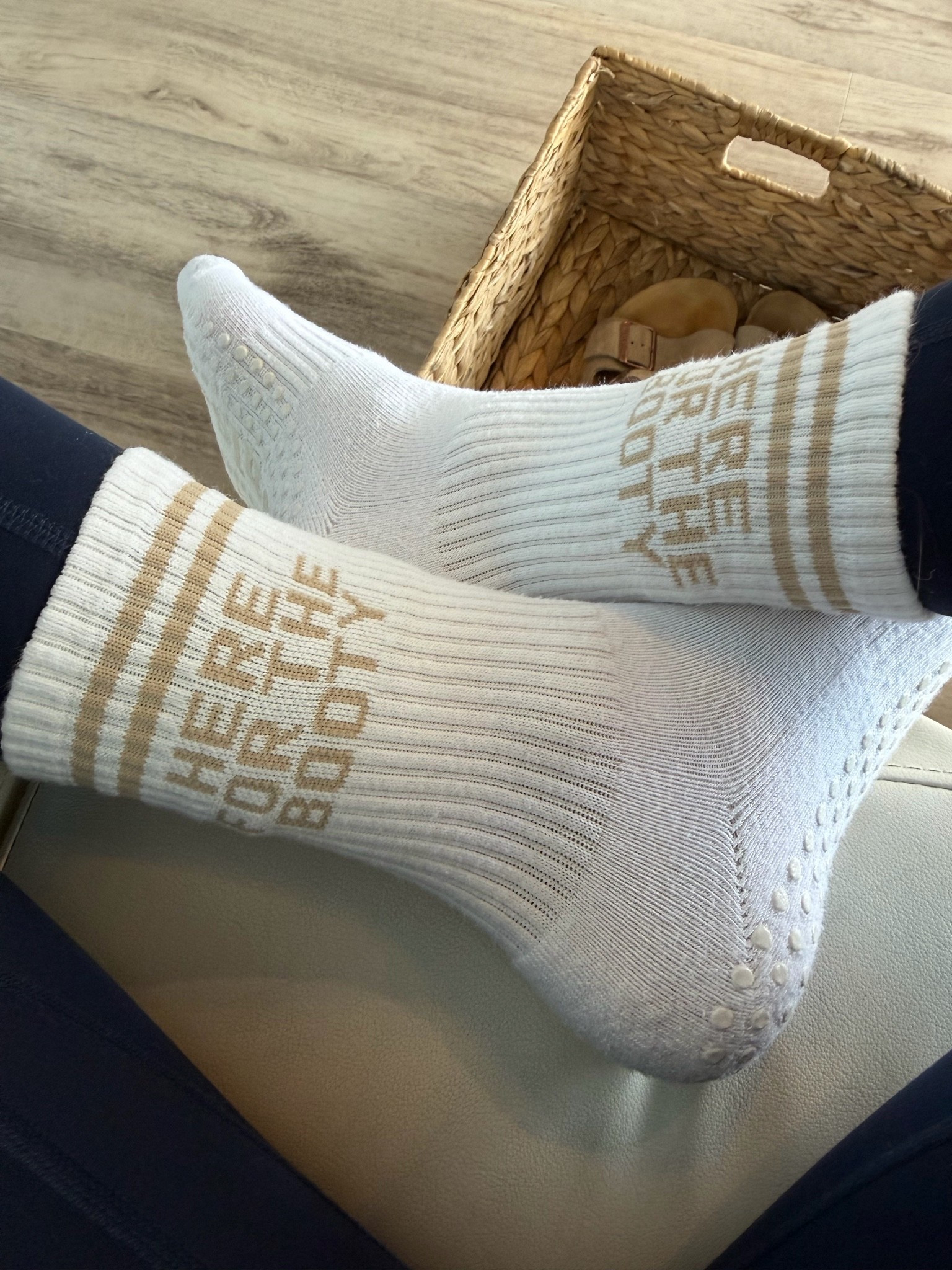 Dead lifts at 8am, Pilates at 3pm. The socks don’t lie 🙌🏽😂

#LTKfitnessgoals #LTKActive #LTKdayinmylife