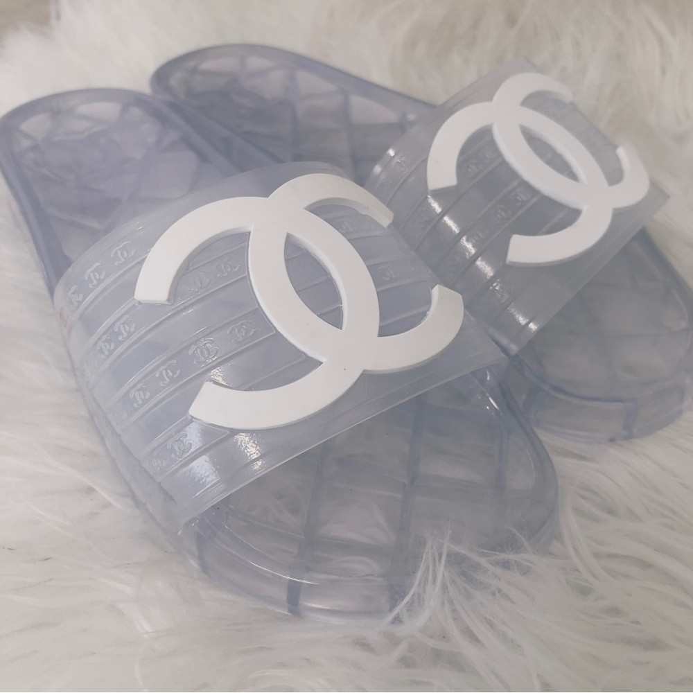 NWOB CHANEL Interlocking CC Clear Pool Slides | Poshmark