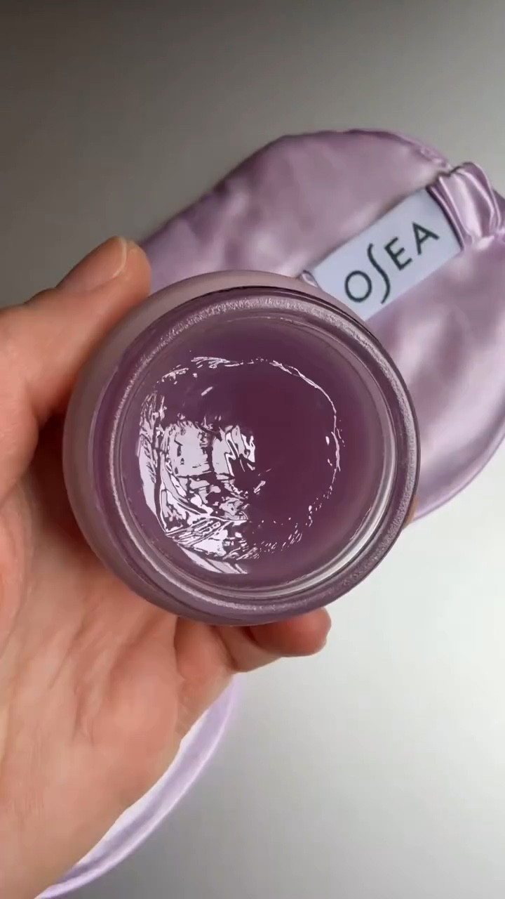 @oseamalibu you really nailed this one, okay? 💜

Their Dream Lip Mask with Bio-Retinol is not only a dreamy bedtime lip mask, but also a great lip treatment for daytime (that’s how I love to use it).

Key ingredients with benefits:

🌙 Bio-Retinol smooths lines & softens lips
🌙 Passion Fruit Oil moisturizes, nourishes &
conditions
🌙 Sodium Hyaluronate visibly plumps to smooth lip lines
🌙 Undaria Seaweed promotes fuller-looking lips

This lip mask has definitely become a mainstay in my routine!

Use code GBOOT10 for 10% off on @oseamalibu 💜

#oseapartner #lipmask #hydratedlips #lipcare #newbeautylaunch

#LTKBeauty