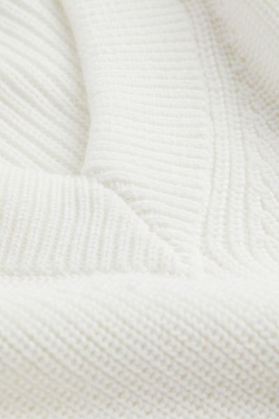 Regular Fit V-neck jumper | H&M (UK, MY, IN, SG, PH, TW, HK)