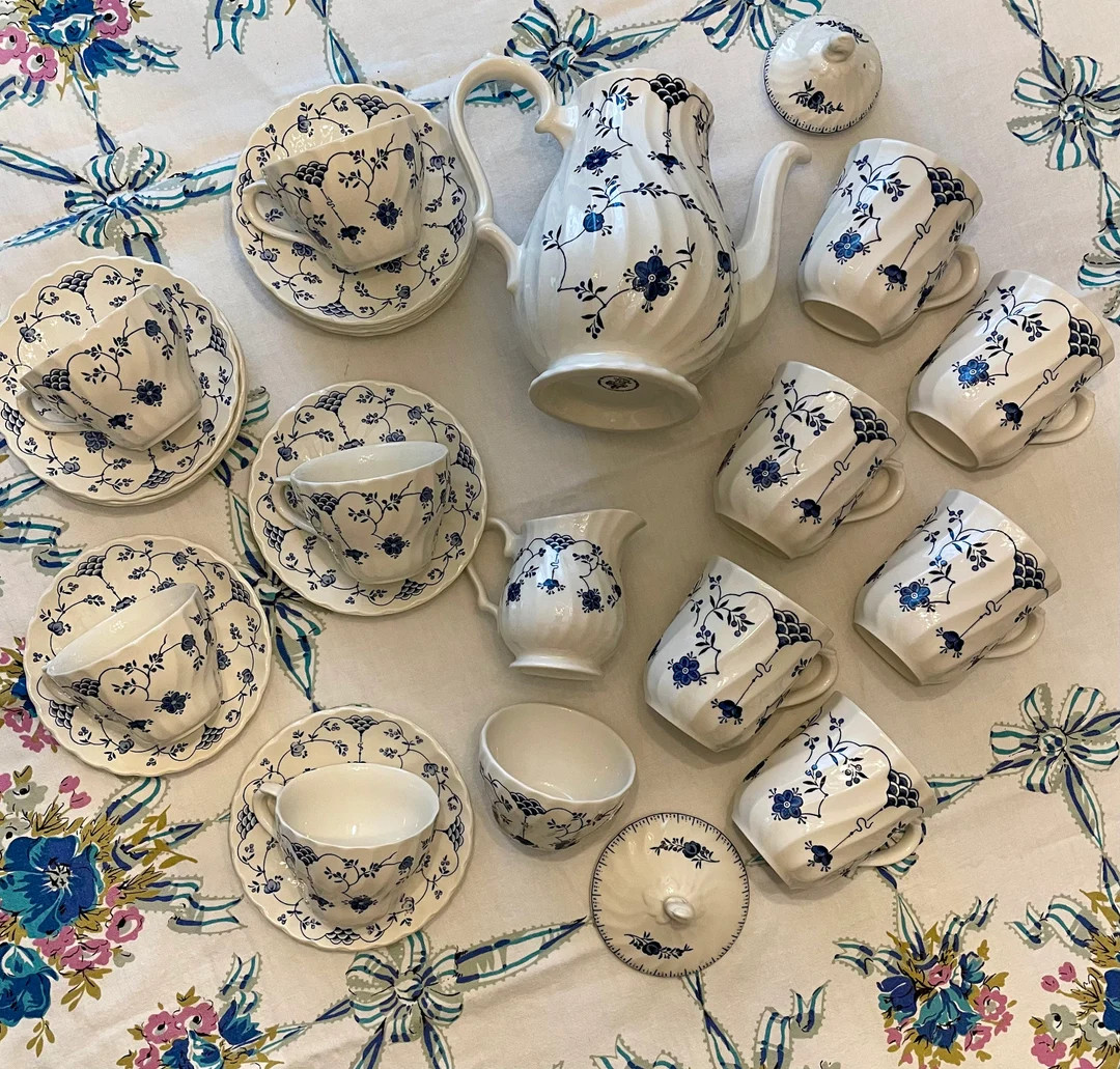 Vintage Finlandia Sugar Bowl/ Lid Lone Saucers Cups and - Etsy | Etsy (US)