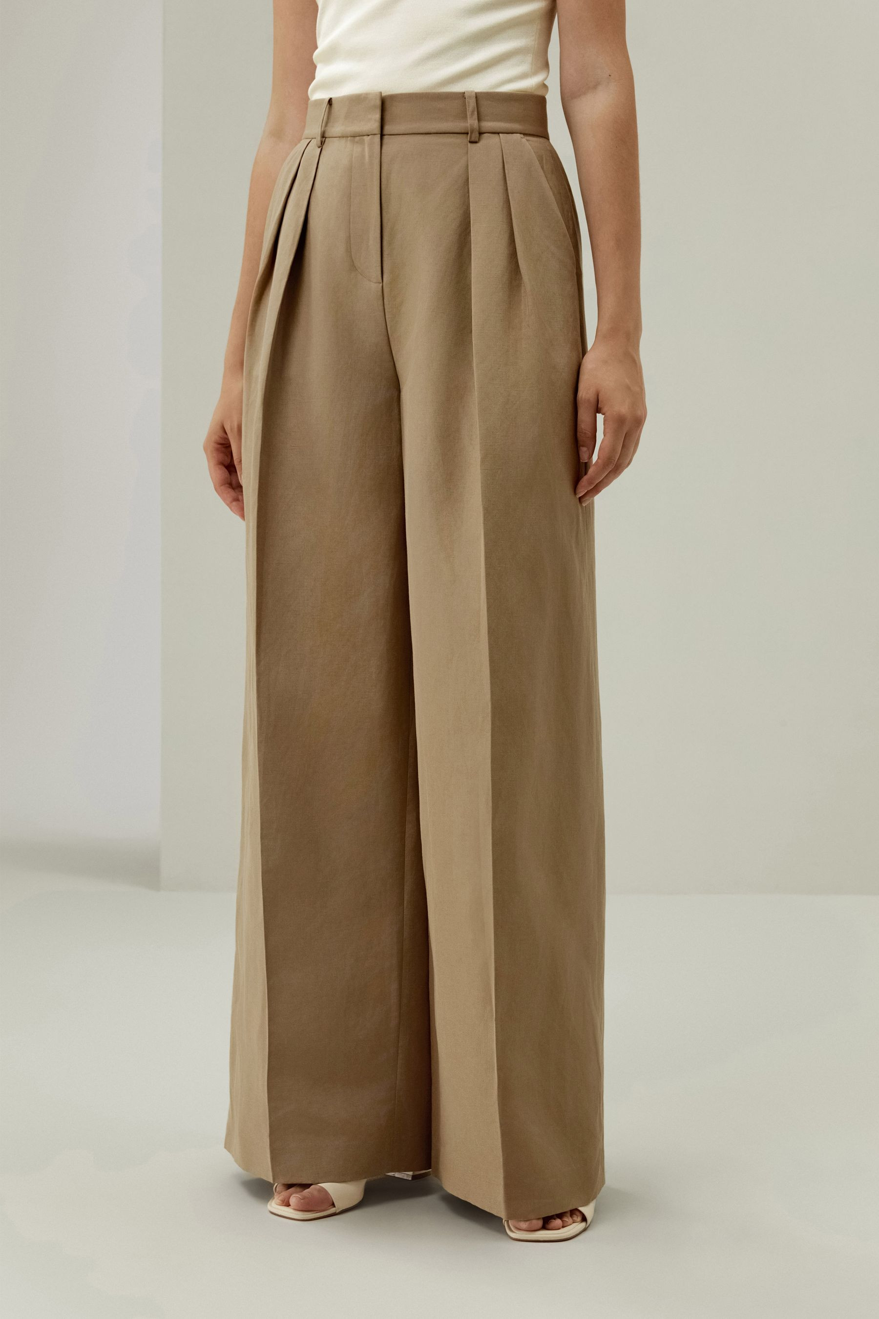 Front-Pleated Silk-Linen Blend Trousers | LilySilk