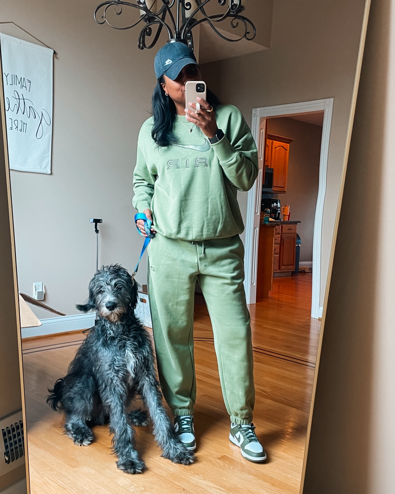 One of my favorite jogging sets!! it’s a classic #nike #dunks

#LTKShoeCrush #LTKOver40 #LTKActive