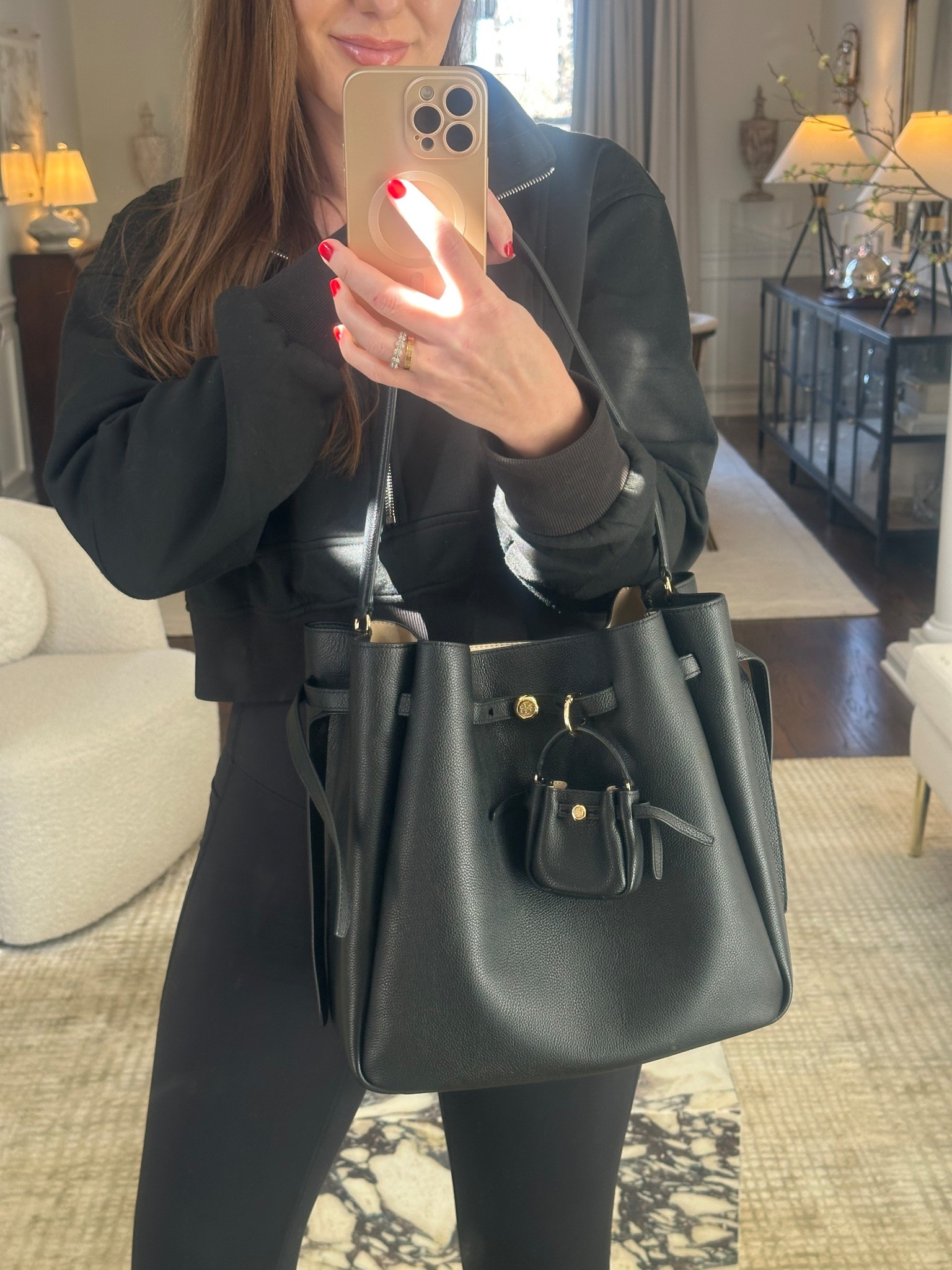 Cool girl bucket tote 😎 so cool I got the smaller crossbody version in brown 🤓