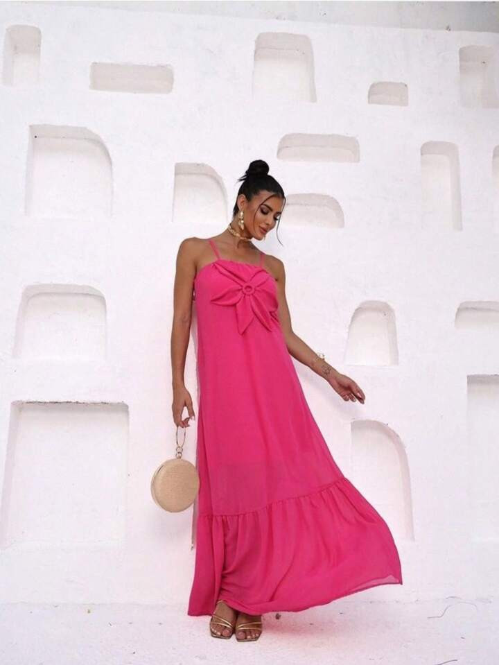 R$156,99R$313,99-50% 6x de R$26,17 sem juros Vestido suspensor de chiffon com grande forro de flo... | SHEIN