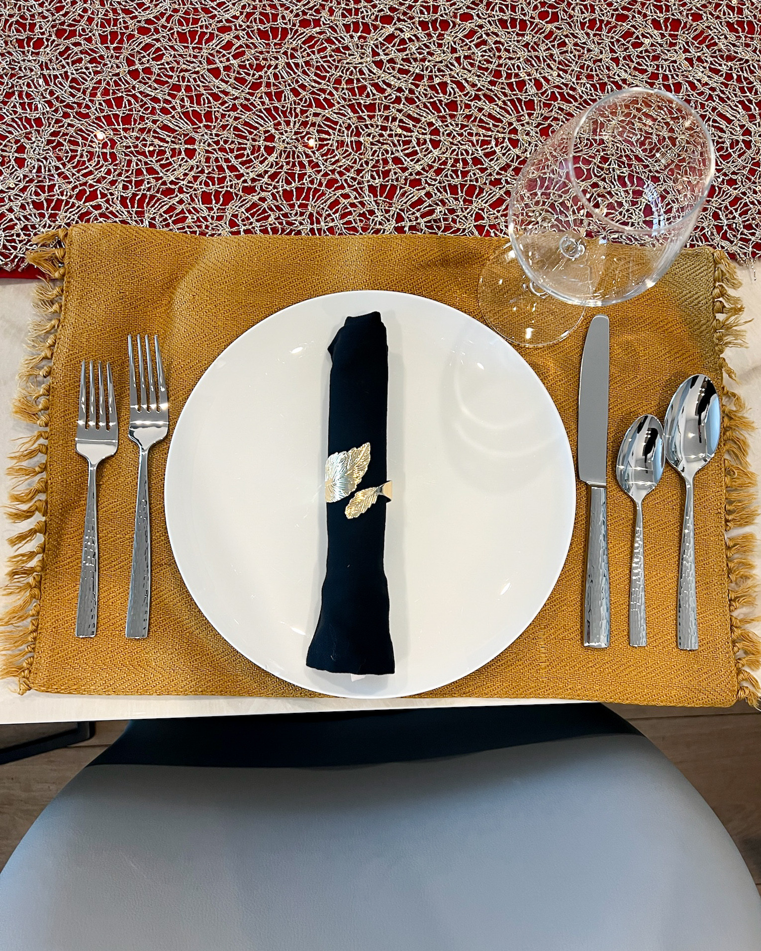 Bring timeless charm to your meals with the Oliver Gleam Silverware Set 🍴✨. Designed with style and durability, it’s perfect for both daily use and dinner parties 🌸🍷. Because even your silverware deserves to shine! 🌟💫

#OliverGleam #SilverwareSet #DiningInStyle #HomeEssentials #KitchenMustHave #TableDecor #HomeAesthetics #DinnerReady #LTKFinds #AmazonHomeFinds #ElegantLiving #ChicDining #HostWithStyle #TabletopDecor #HomeInspo 

 