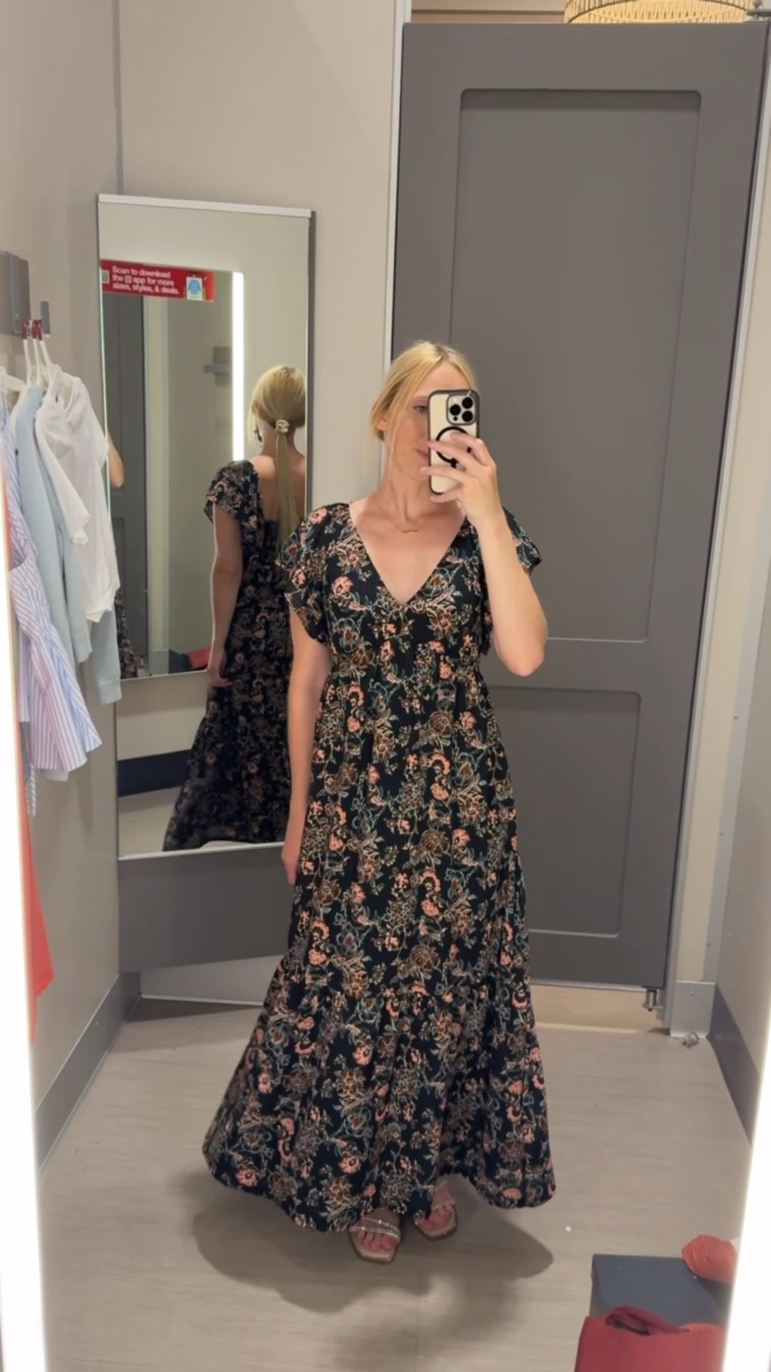 Fall photos outfit idea 🍂

This printed maxi dress from Target is perfect for Fall family photos. I’m wearing it in an XS and it’s so comfy and a great length. It would even look cute with a thin belt around the waist!

Family photo outfit ideas, fall dresses, fall outfit, short sleeve maxi dress, short sleeve dresses, printed maxi dress, family photo outfits

#LTKSeasonal #LTKFindsUnder50 #LTKStyleTip