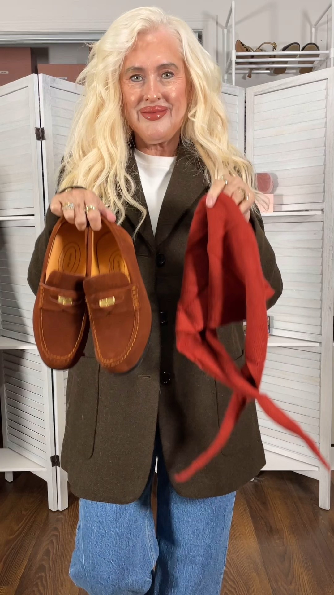 Just because we’re over 50 doesn’t mean we can’t bring a little cool girl energy to our everyday outfits.
Loose-fit jeans, a crisp white tee, an oversized blazer, and a cozy knitted scarf — effortless, modern, and totally wearable at any age. 🤍🖤

Style isn’t about being younger… it’s about being confident, curious, and willing to try something new. And yes, we can rock this look just as well as anyone.

👉 Check out my LTK for more quiet-luxury, over-40 outfit ideas, links, and affordable look-for-less options.
Follow along for everyday style that feels polished, ageless, and easy to recreate.

⸻

✨ Hashtags

#over50style #over40style #coolgirloutfit #agelessstyle #midlifestyle #quietluxurystyle #capsulewardrobe #ootdideas #winterstyleinspo #effortlessstyle #minimalistfashion #neutralslover #oversizedblazer #loosefitjeans #knittedscarf #everydaystyleinspo #fashionover50 #fashionover40 #ltkfashion #ltkstyle #ltkoutfits #checkmyltk #prettyandpolishedover

#LTKCyberWeek #LTKselfcare #LTKOver40