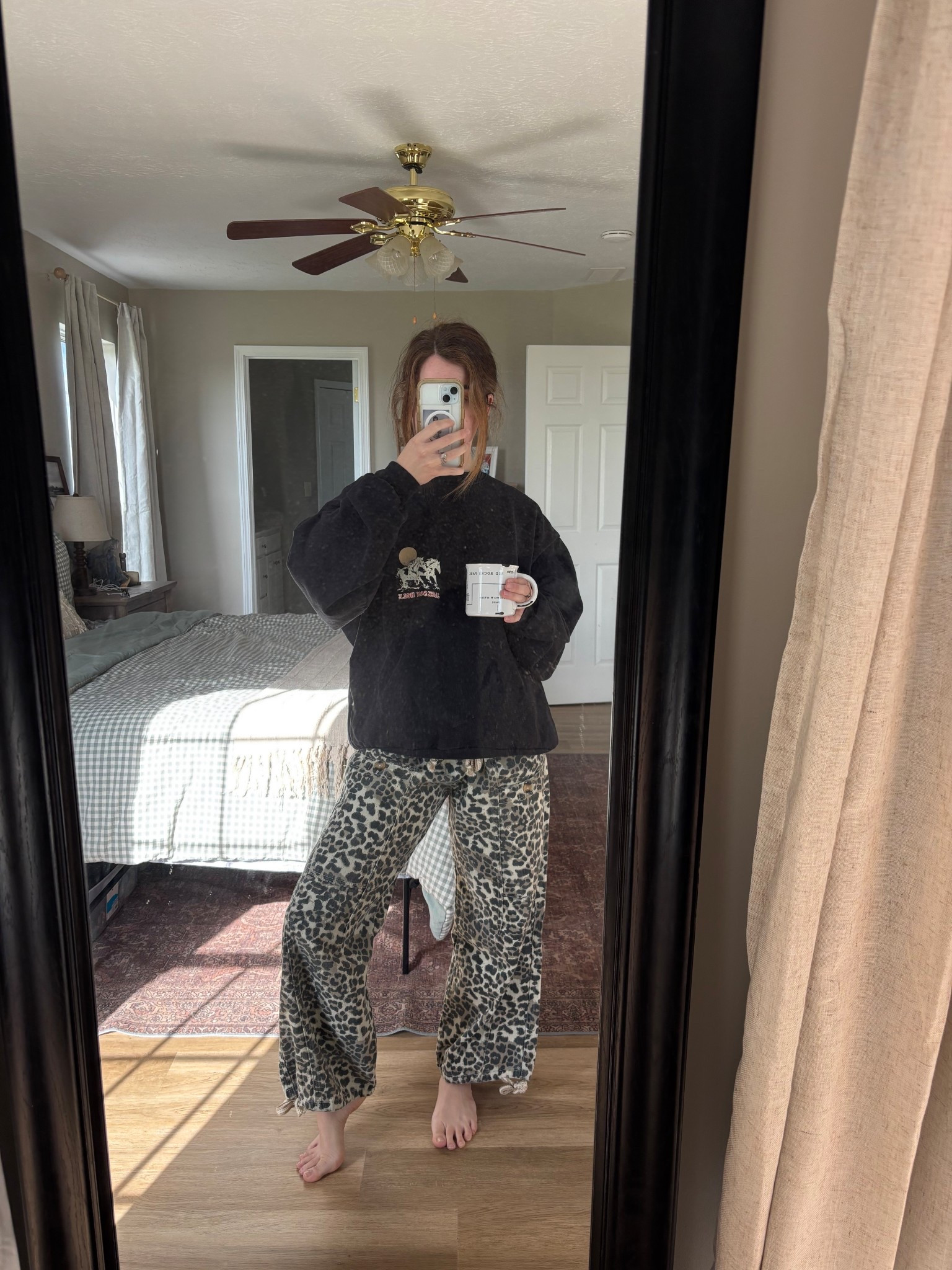 Today’s to do list is wiping down every mirror in the house hahah so much dust from movingg

#LTKootd #LTKdayinmylife #LTKmomlife