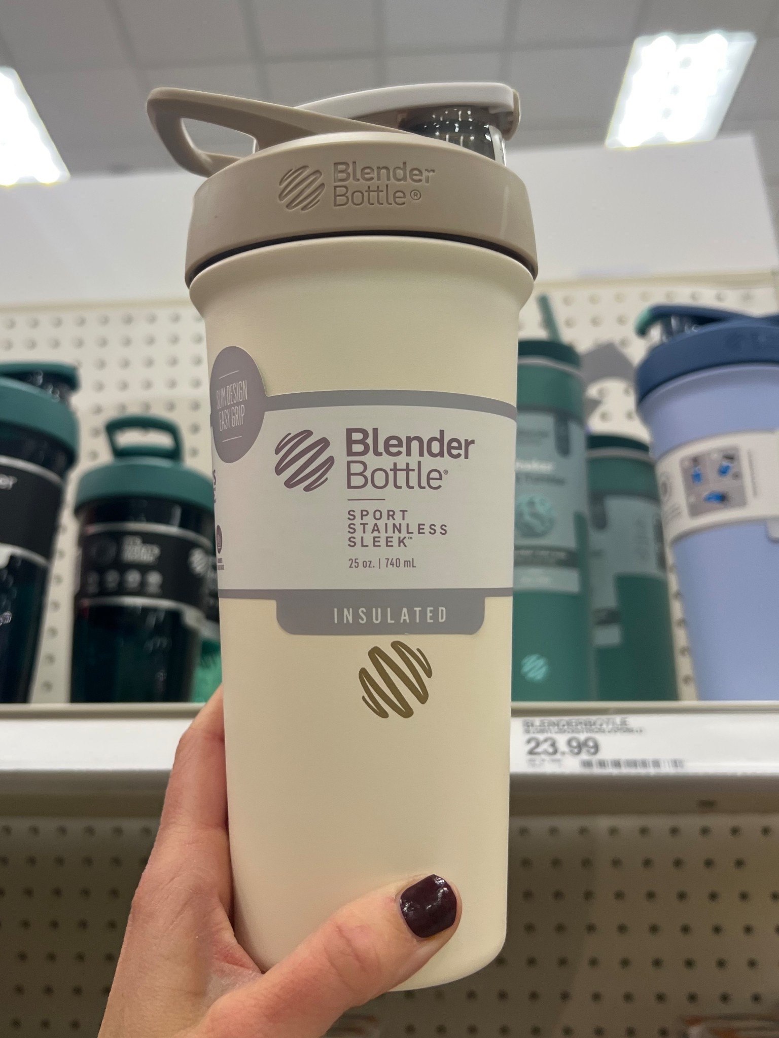 Stainless steel blender bottle, love this matte cream + tan color combo

#LTKHome #LTKActive #LTKselfcare