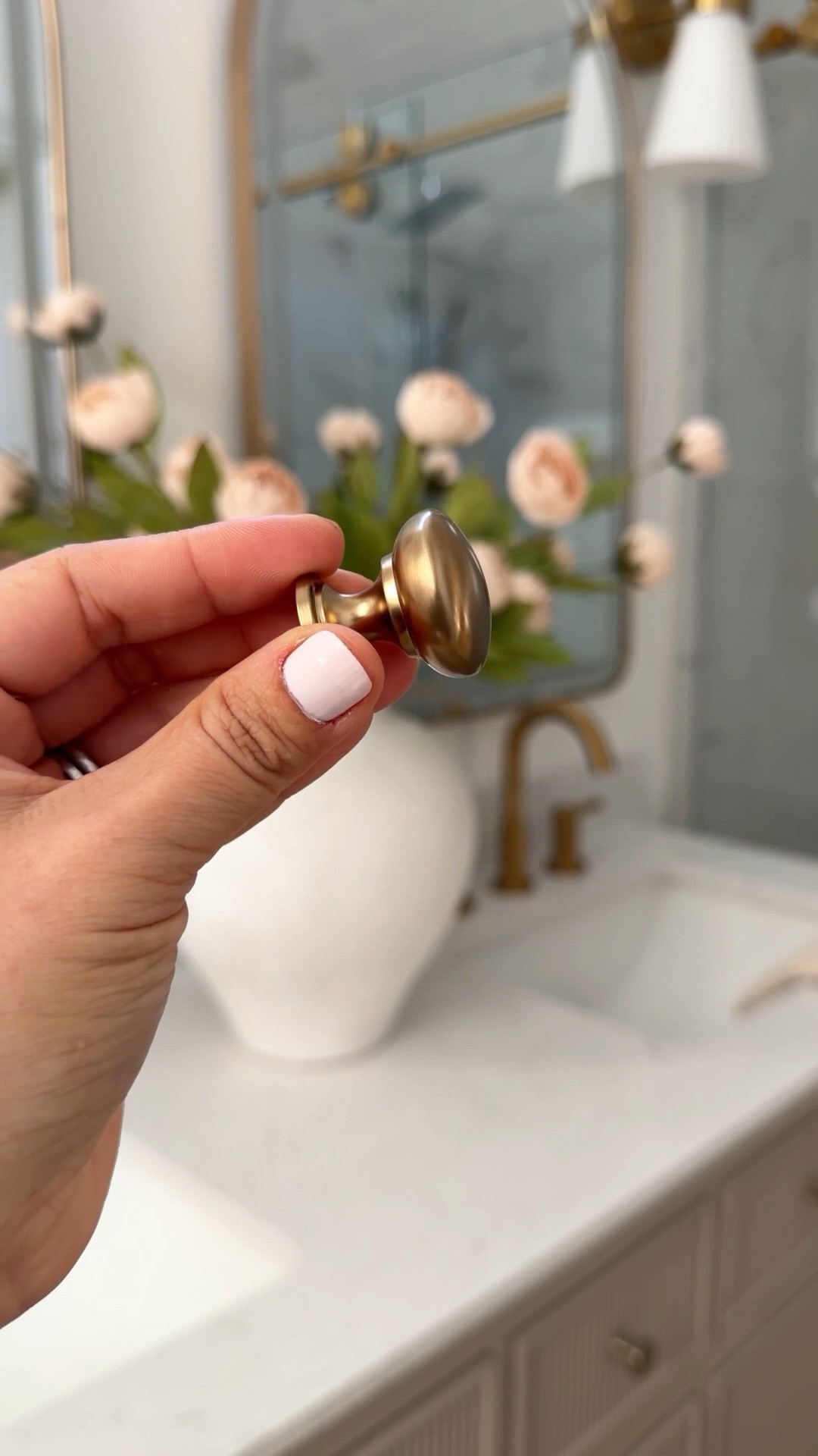 These $9 knobs completely elevated our bathroom vanity… and I’m still not over the difference. 🤍

Such a small swap, but it instantly gave that designer look for less ✨

#ltkhome #ltkfinds #bathroomrefresh #budgetfriendlydecor #homedecor #neutralhome #designertouches #simpleupgrades #homeinspo

#LTKSaleAlert #LTKHome