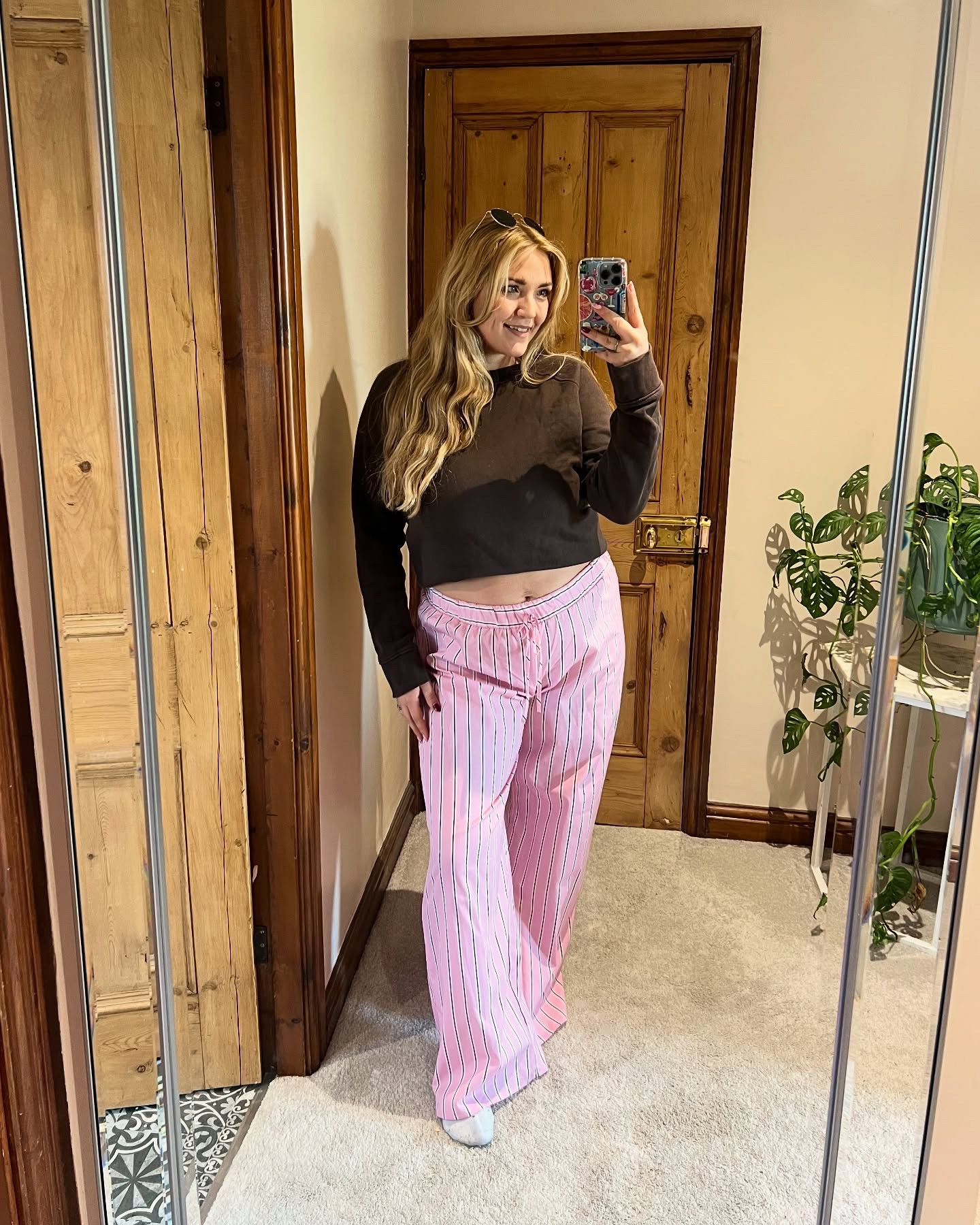 What's your thoughts on PJ Pants?! I love them 🫶🏻 so comfortable & make outfits fun! 

Chocolate brown & pink colour combo for spring 🌸🍫🌷 👌🏼

#springoutfit #springcolourcombo #midsize #midsizefashion #midsizestyle #ootd #springfashion #pjpants #galslovehighstreet #fashion #style #ootd #outfit #fashionblogger #highstreet #fashionstyle  #midsizefashion #midsize #midsizestyle #midsizegals #highstreet #okasos