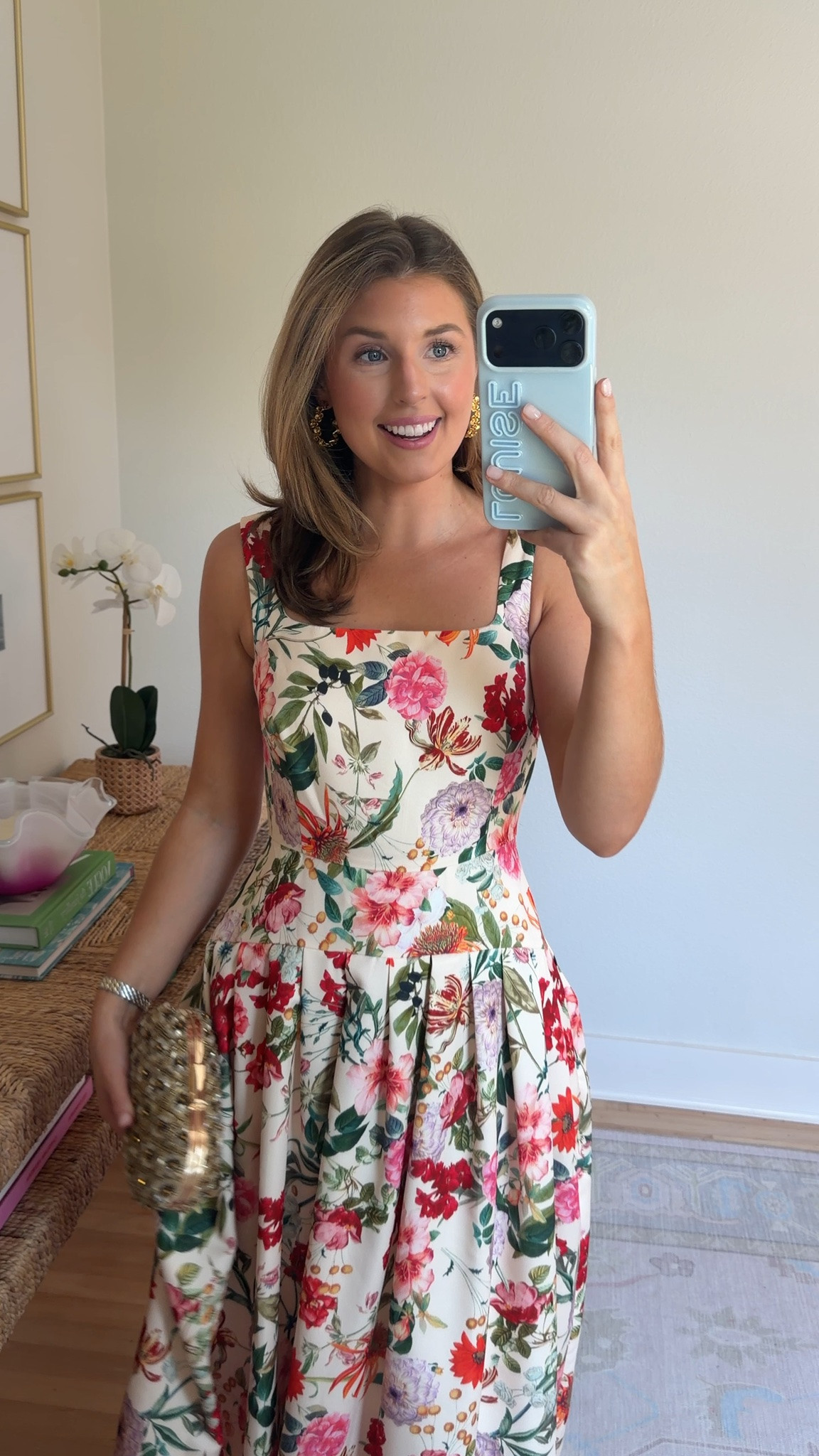 Perfect for or black tie outfit idea! Wearing a 2