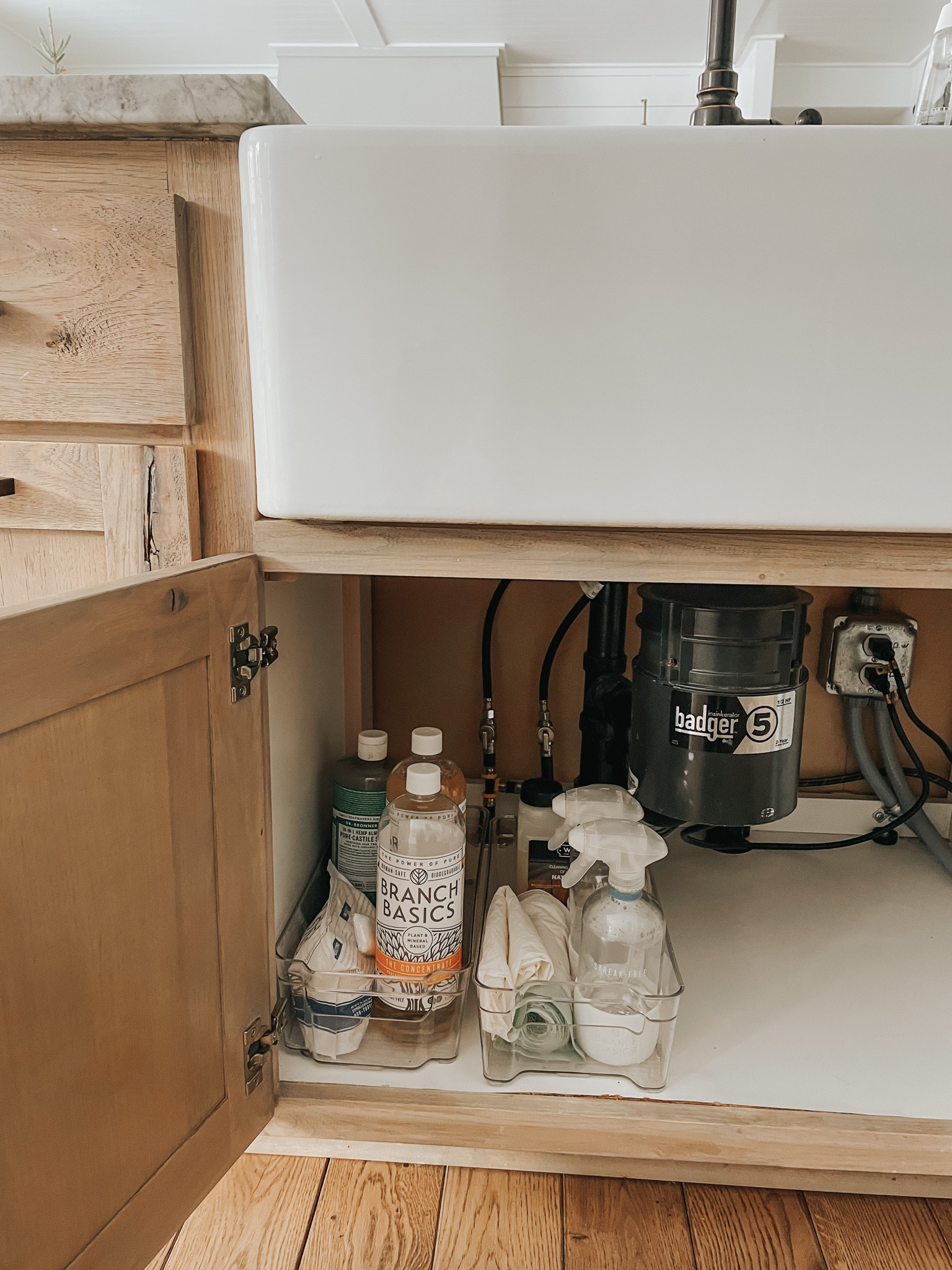 Clear bins to keep under the cabinet organized ✔️

#LTKhome
