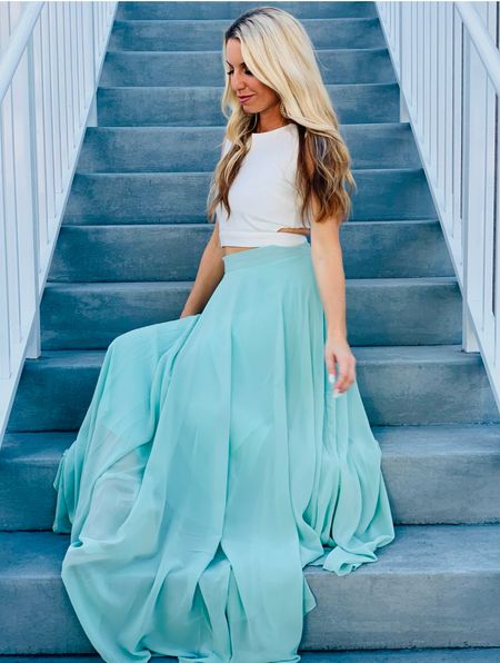 Mermaid vibes 🧜‍♀️ This outfit is perfect for any upcoming resort getaways! Or if you live in Florida 😉 This skirt comes in several colors and is always a best seller. 🙌

#LTKfindsunder100 #LTKfindsunder50 #LTKSeasonal
