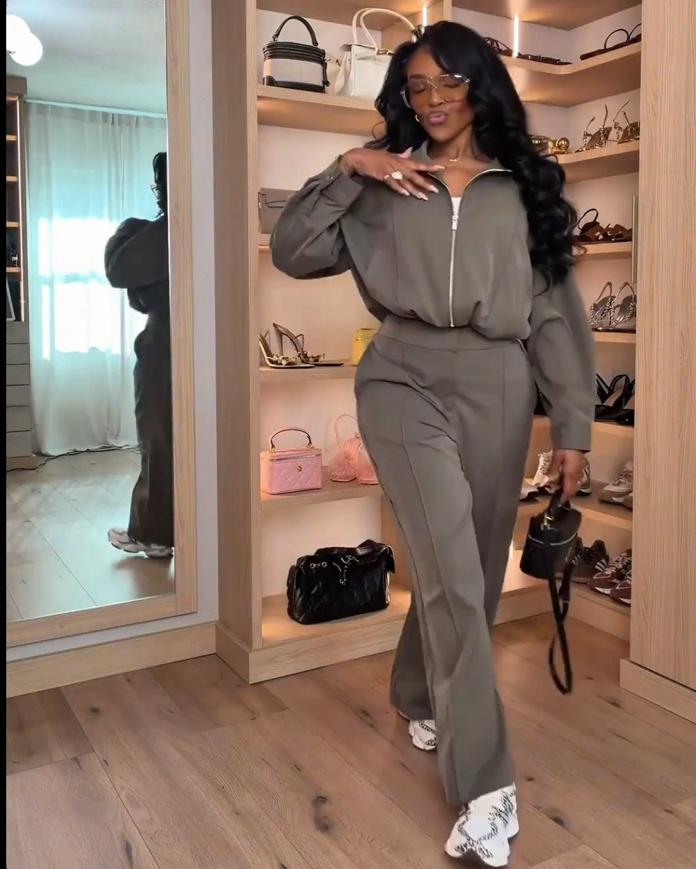 Scroll to shop this sporty chic matching set. Perfect for travel days, errands, or casual outings.

Measurements: 5'4", 138 lbs, 34D bust, 27" waist, 40" hips

#LTKootd