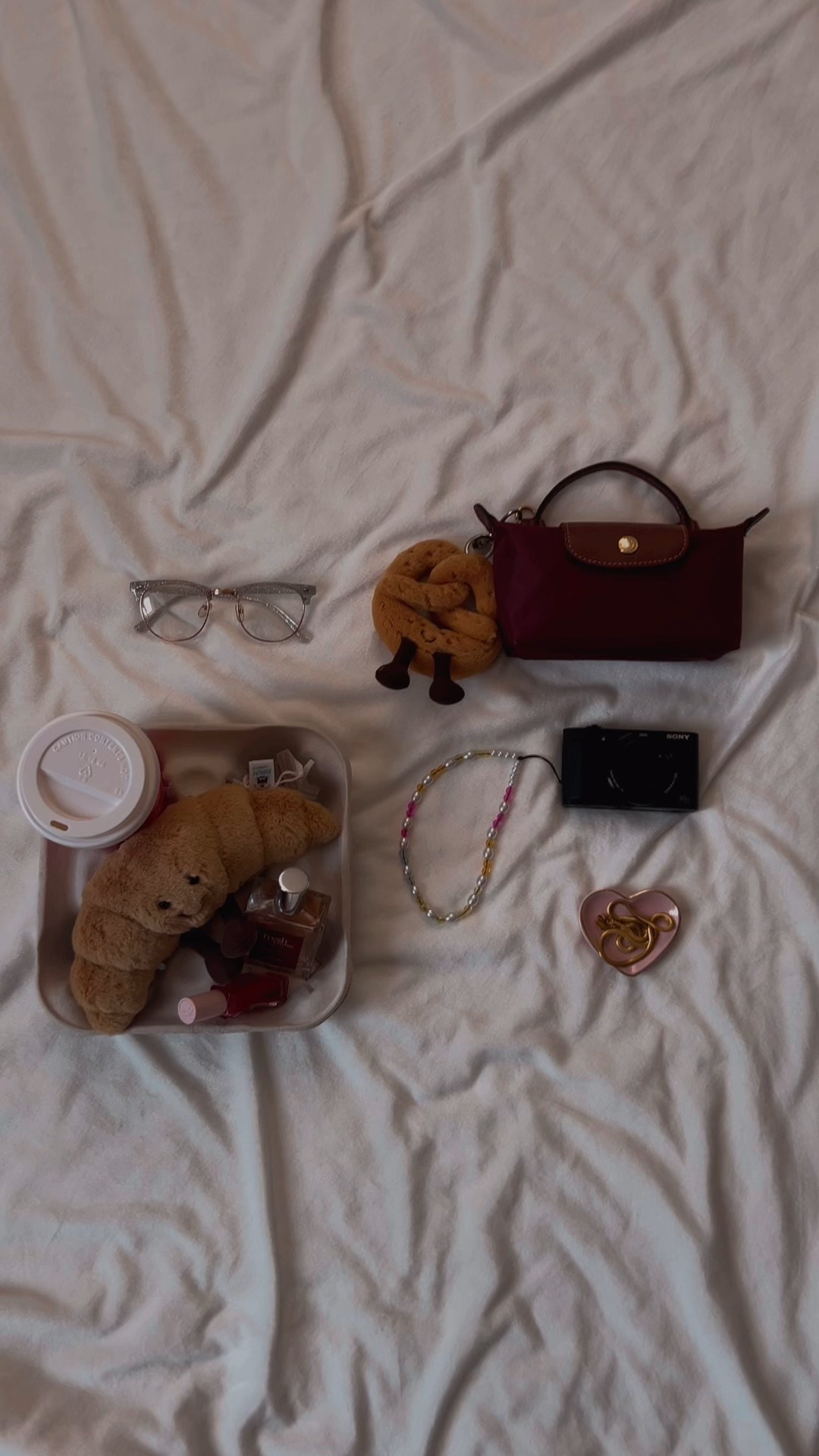 Purse upgrade featuring the cutest Jellycat keychain 🧸✨
Added this playful charm to my everyday bag. Tap to shop it on my LTK.

comfy outfits, comfy style, everyday style, everyday outfit, fall outfit, DHgate finds, DHgate purses, DHgate bags, mini purse, longchamp, mini canvas tote

#LTKdayinmylife #LTKValentine #LTKootd