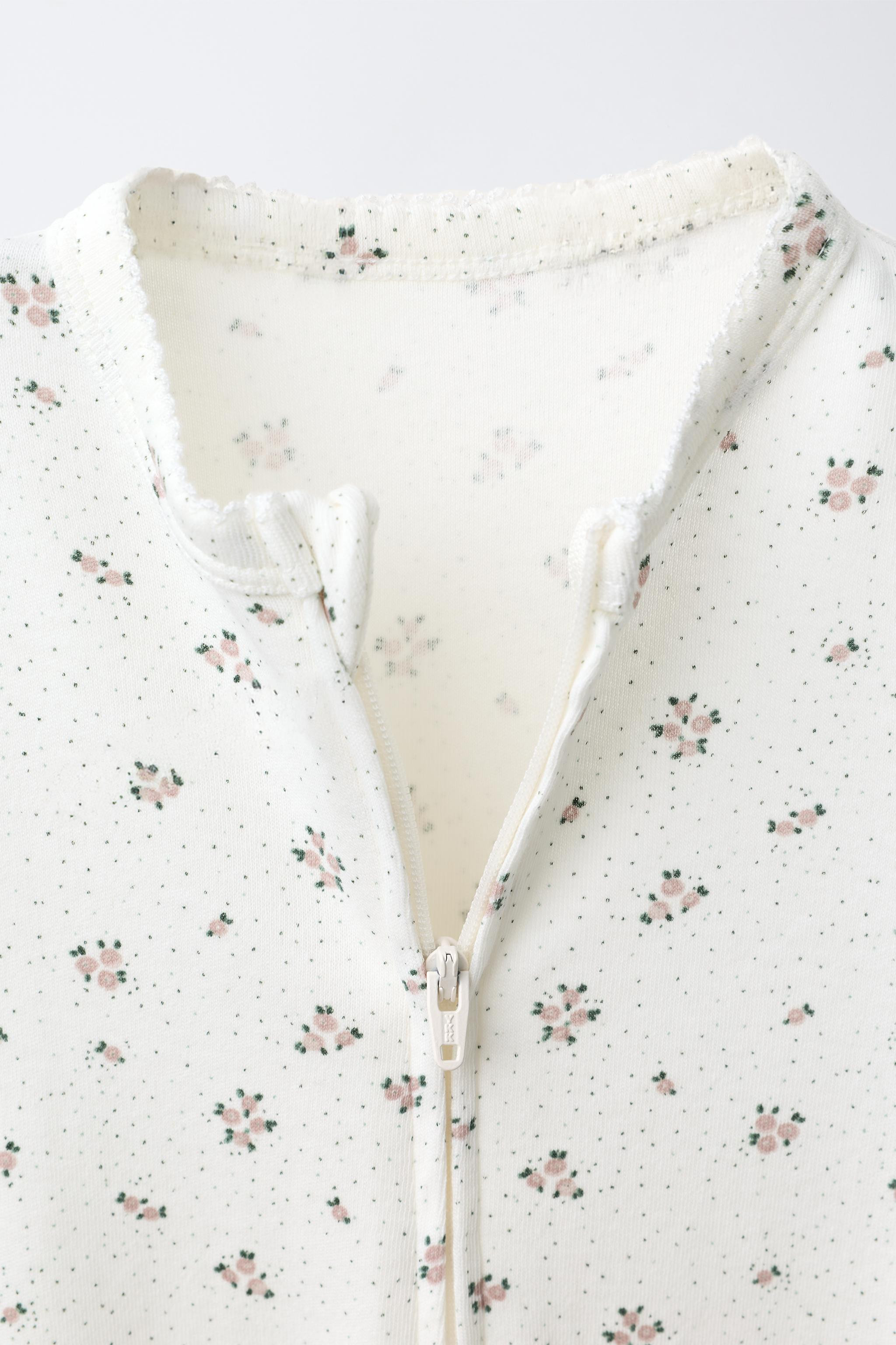 Pack of two full-length sleepsuits with a round neck and adjustable long sleeves. Featuring an ad... | Zara UK