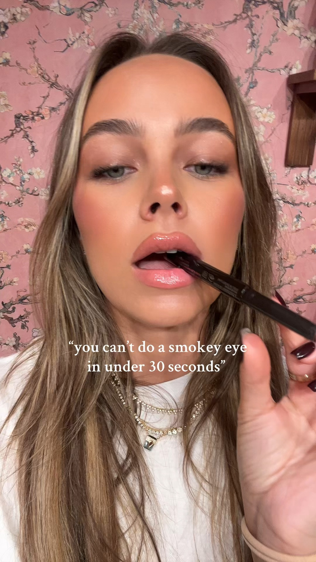 30 second Smokey eye: 1 product! 