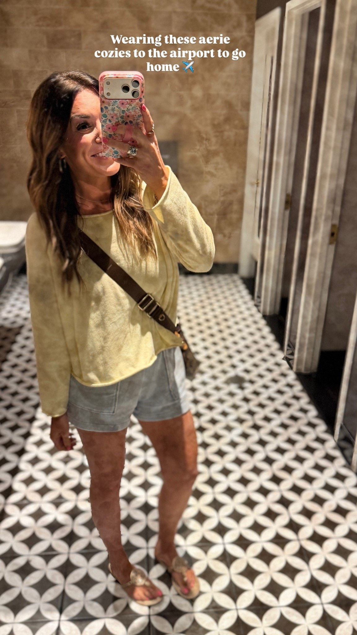 Wearing an XS in the top and shorts! I’m 5”6, usually a 0-2, XS-S, 32D. 

#LTKSaleAlert #LTKmomlife #LTKgrwm