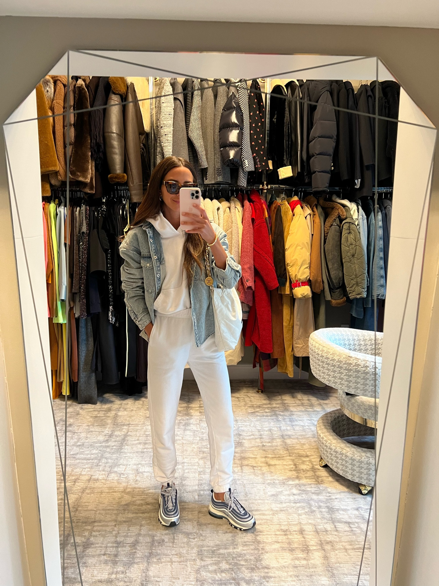 How to style SN’s classic white hoodie and sweatpants 

#LTKSeasonal #LTKshoecrush #LTKstyletip