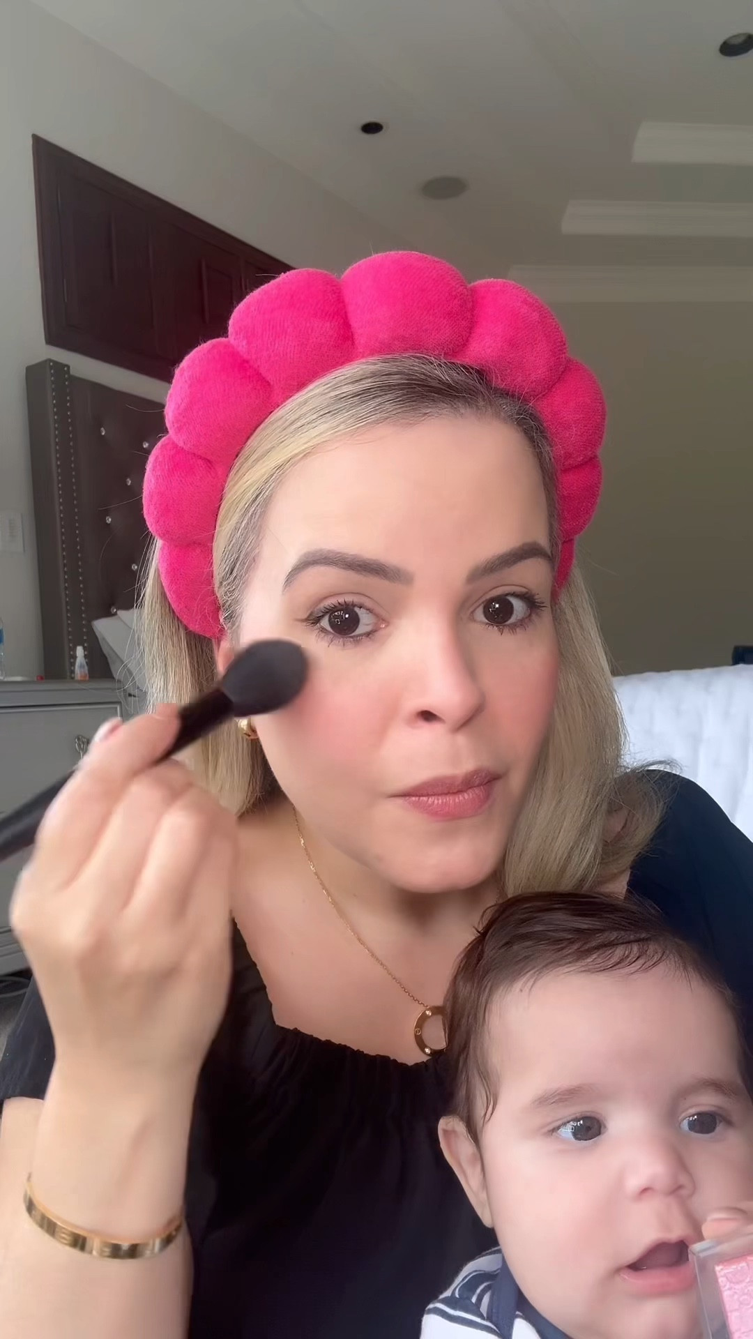 Acompáñame a maquillarme con un invitado especial 😍

#LTKBeauty #LTKStyleTip #LTKActive