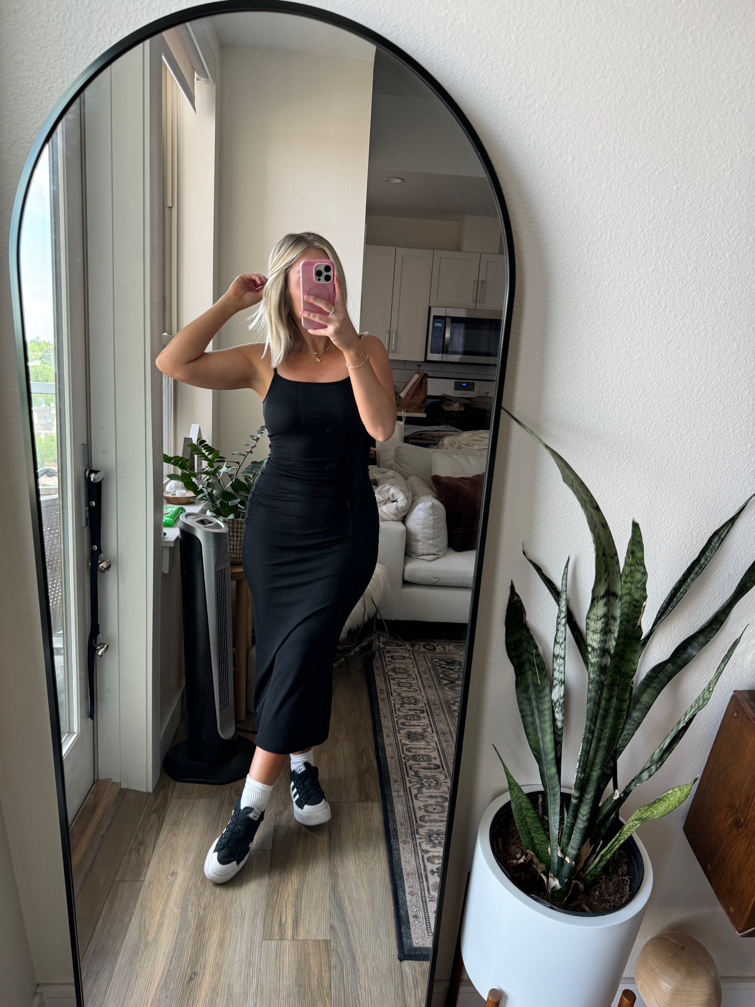 it’s giving skims but it’s actually aritzia 🖤

#LTKFindsUnder100 #LTKSeasonal #LTKSummerSales
