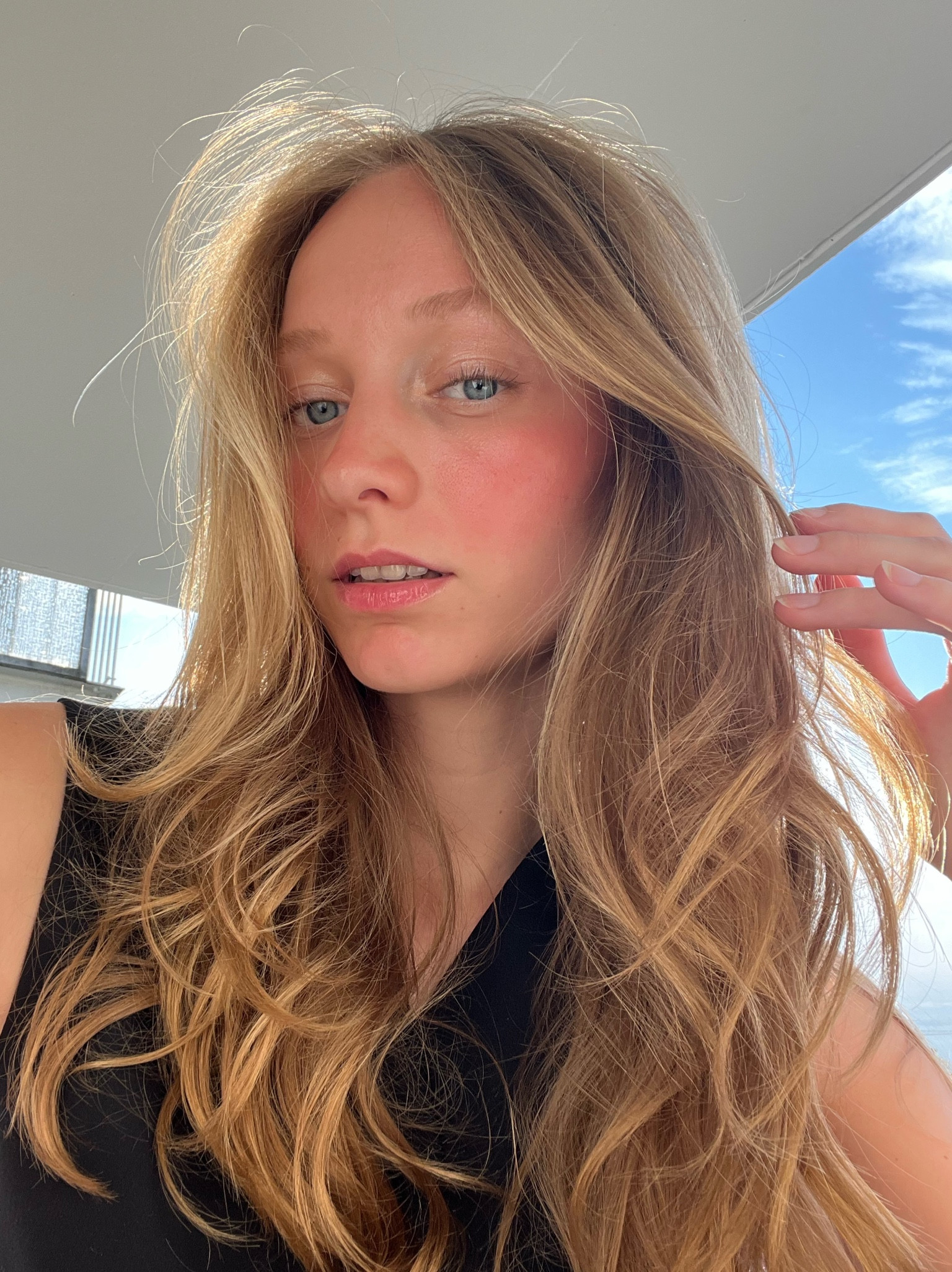 always glowy never powdered look👀

#LTKbeauty #LTKeurope #LTKstyletip