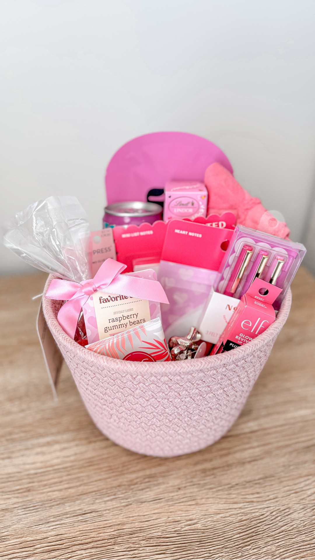 Valentine’s Day gift basket idea for a Teacher or Co-worker, all from @Target @Loops Beauty 


#LTKBeauty #LTKValentine #LTKSeasonal