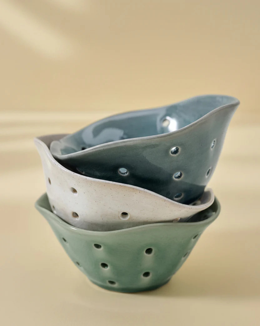 Ceramic Berry Bowl | Magnolia