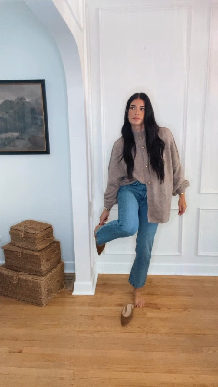 Not overthinking it. Neutrals + denim = always chic 👖☕️Sometimes the simplest outfits hit the hardest.

👀 Would you call this casual or chic? Drop your vote below ⬇️

#LTKFindsUnder50 #LTKOver40 #LTKSeasonal