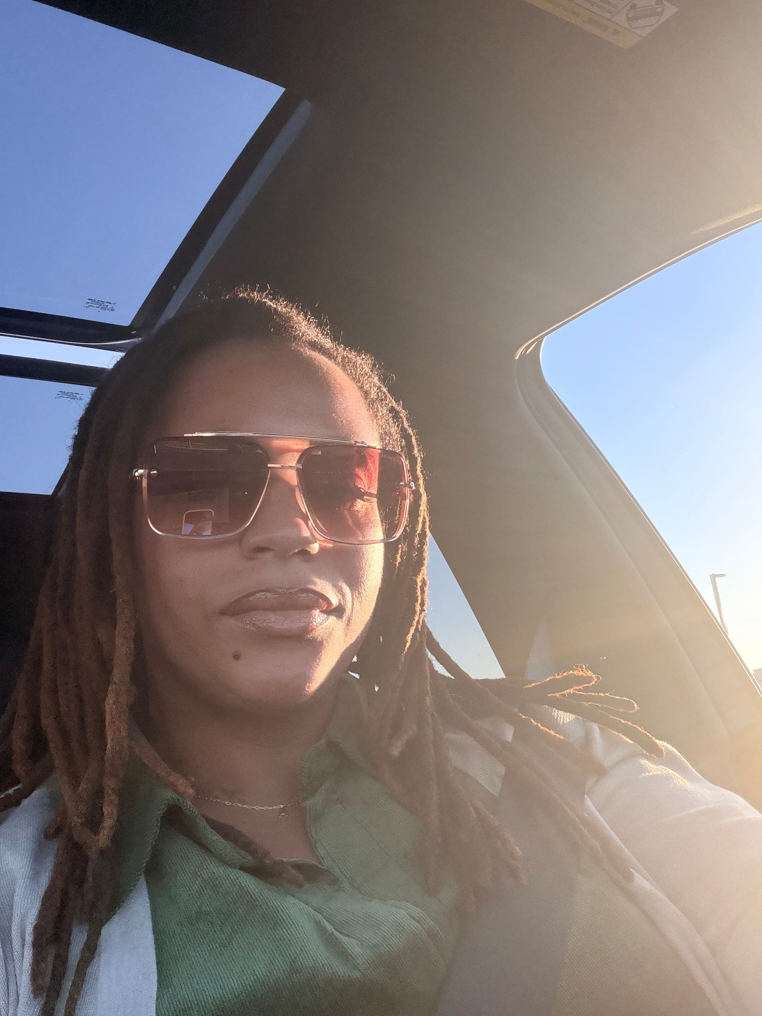 We had sunshine in the midwest last week now there is snow on the ground. 

#LTKSeasonal #LTKootd