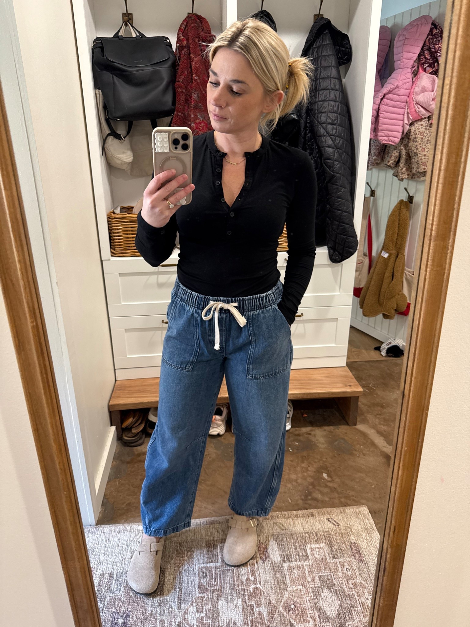 Barrel jeans 

#LTKFindsUnder50 #LTKSaleAlert #LTKStyleTip